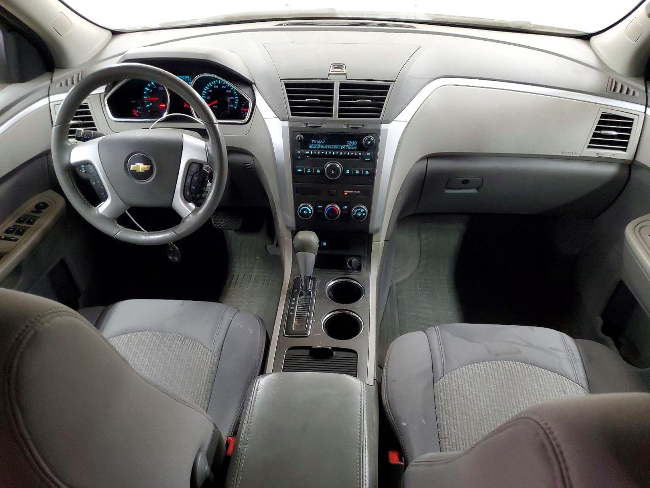 2011 Chevrolet Traverse Ls Серебряный vin: 1GNKRFED3BJ402838