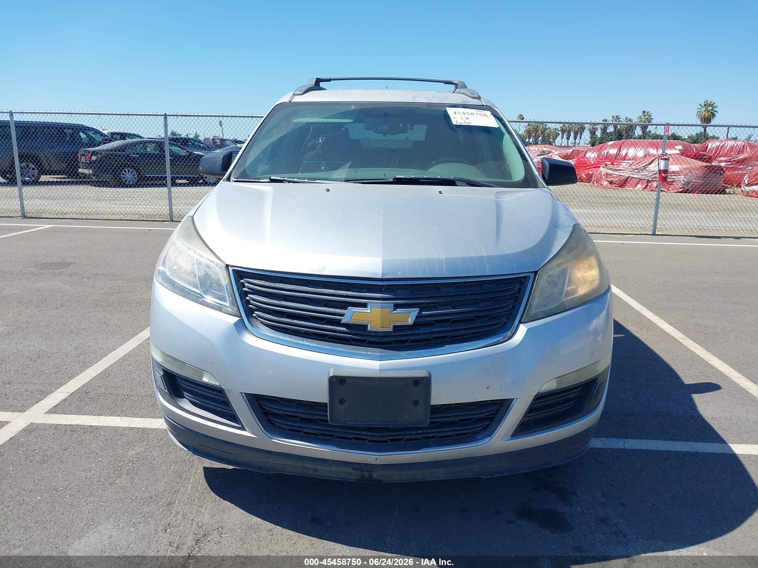 2015 Chevrolet Traverse Ls Silver vin: 1GNKRFED4FJ127339