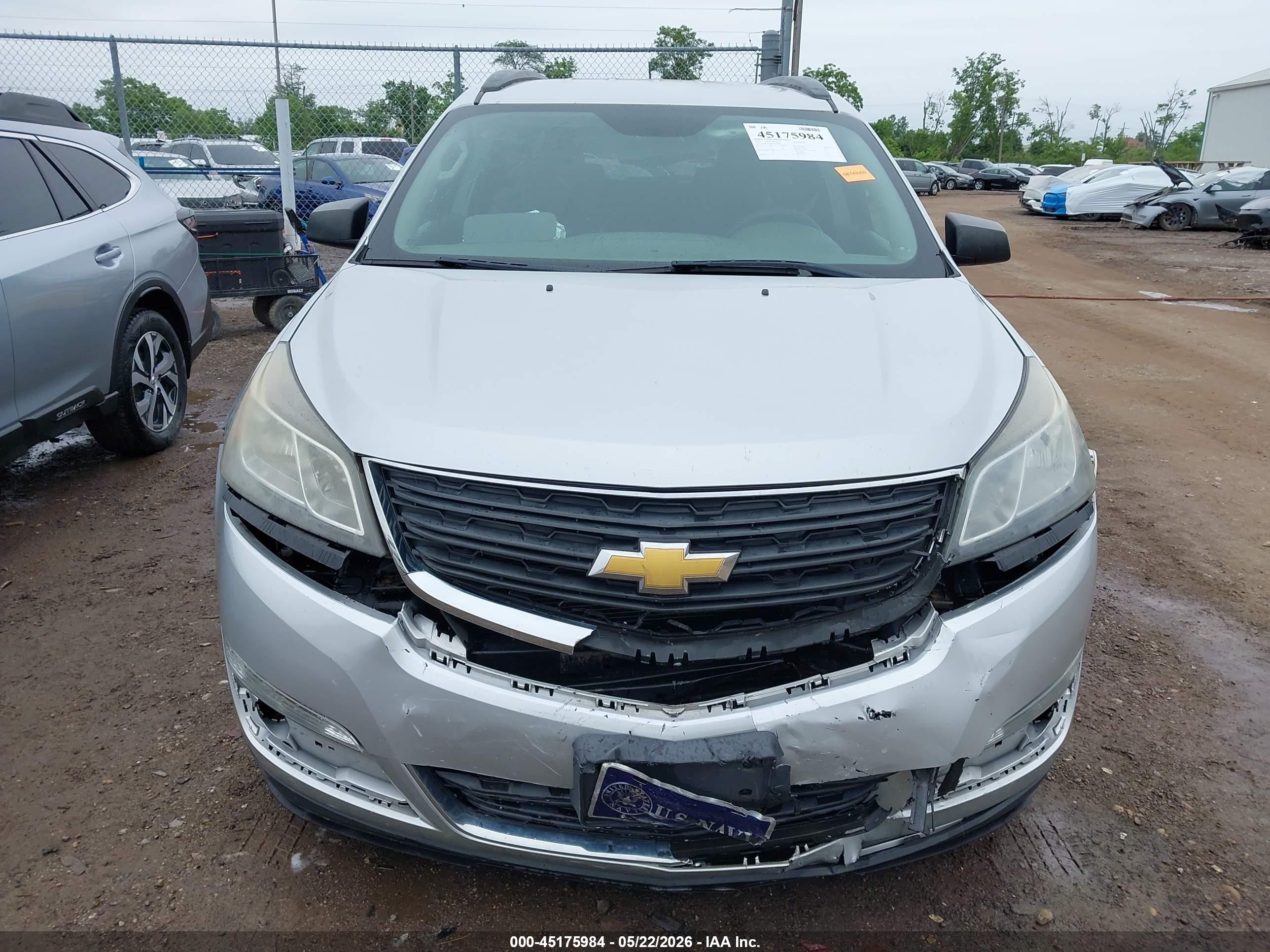 2015 Chevrolet Traverse Ls Silver vin: 1GNKRFED4FJ247206