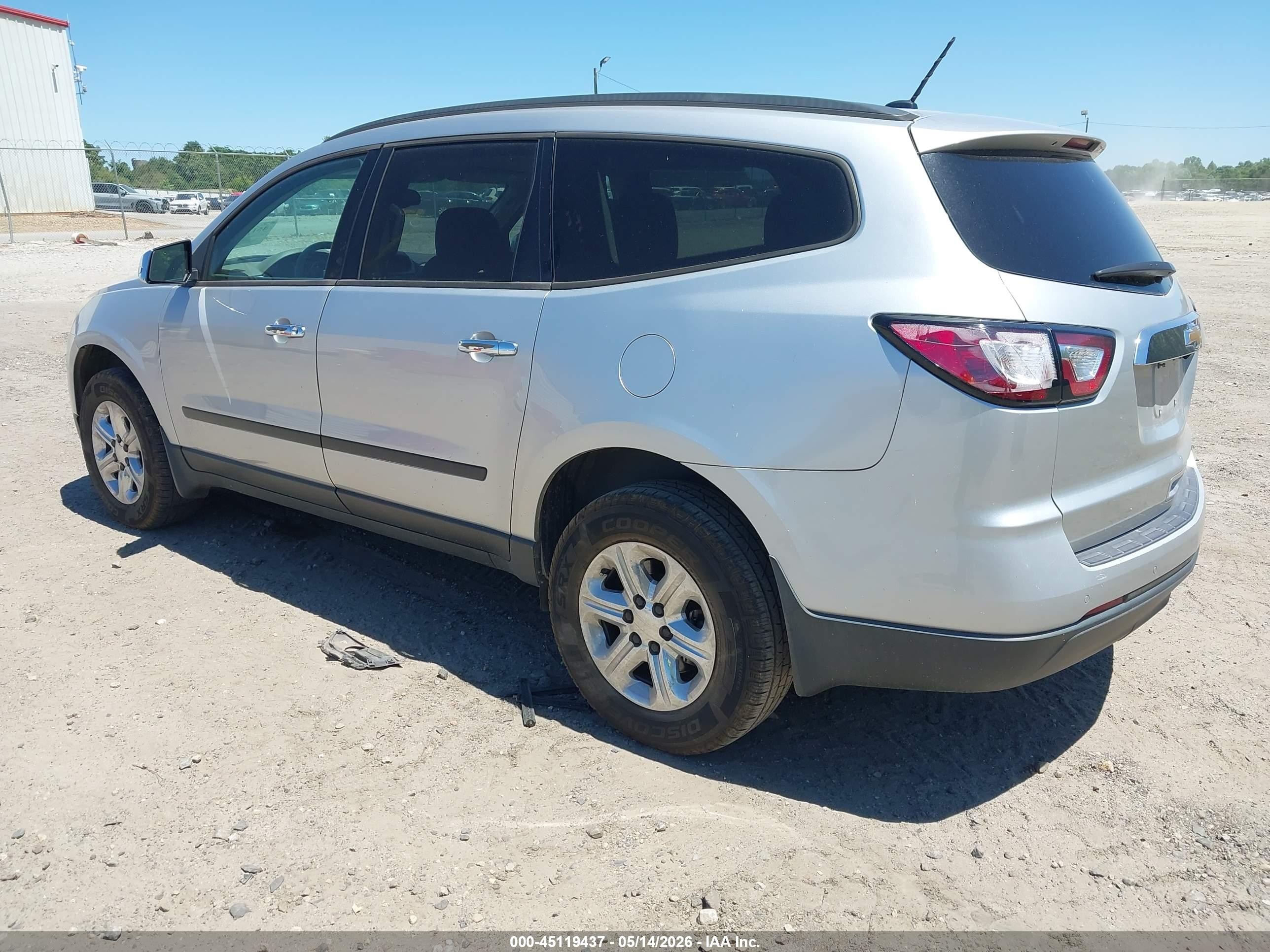 2015 Chevrolet Traverse Ls Silver vin: 1GNKRFED4FJ248436