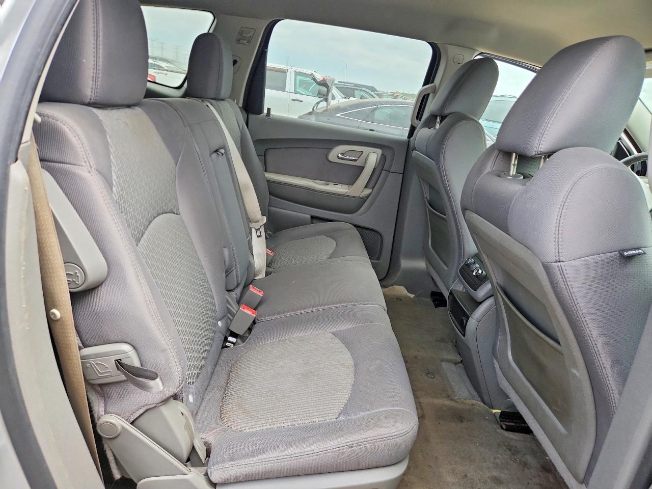 2012 Chevrolet Traverse Ls Серебряный vin: 1GNKRFED6CJ422972