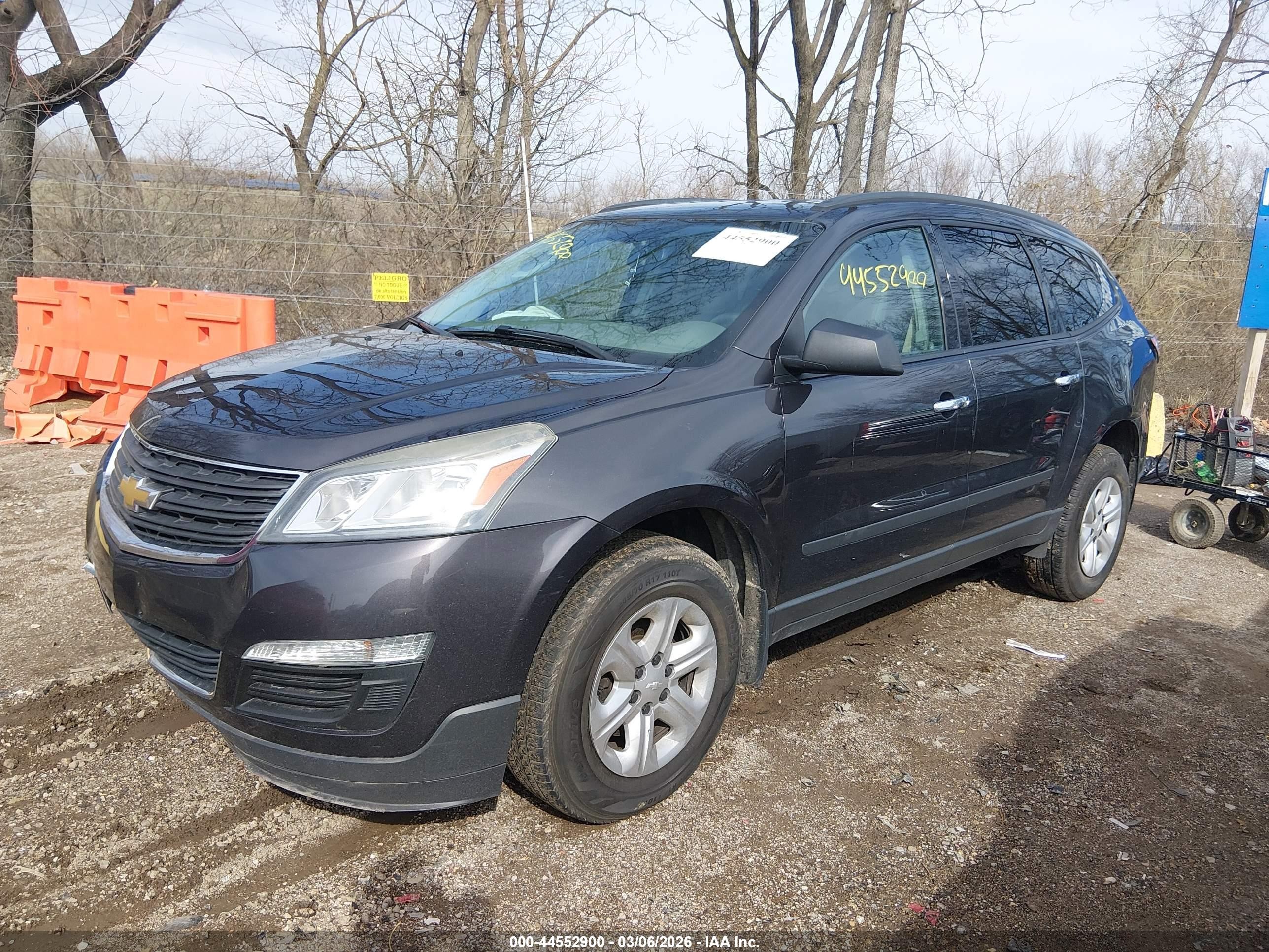 2015 Chevrolet Traverse Ls Gray vin: 1GNKRFED6FJ279767