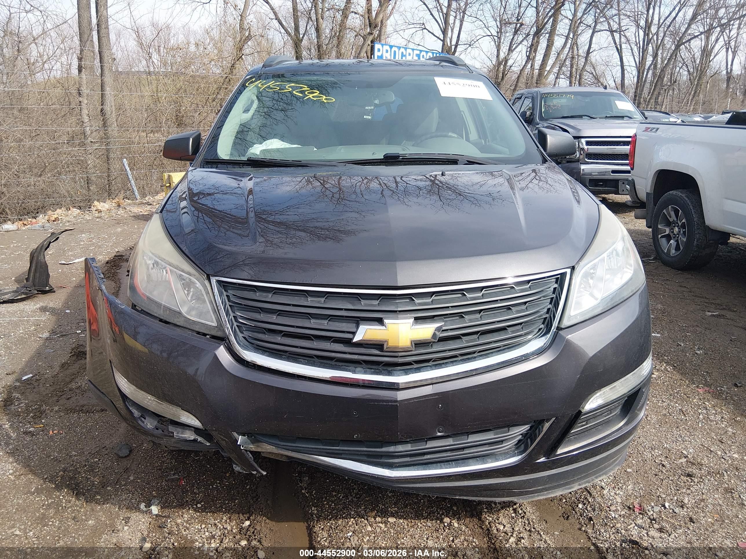 2015 Chevrolet Traverse Ls Gray vin: 1GNKRFED6FJ279767
