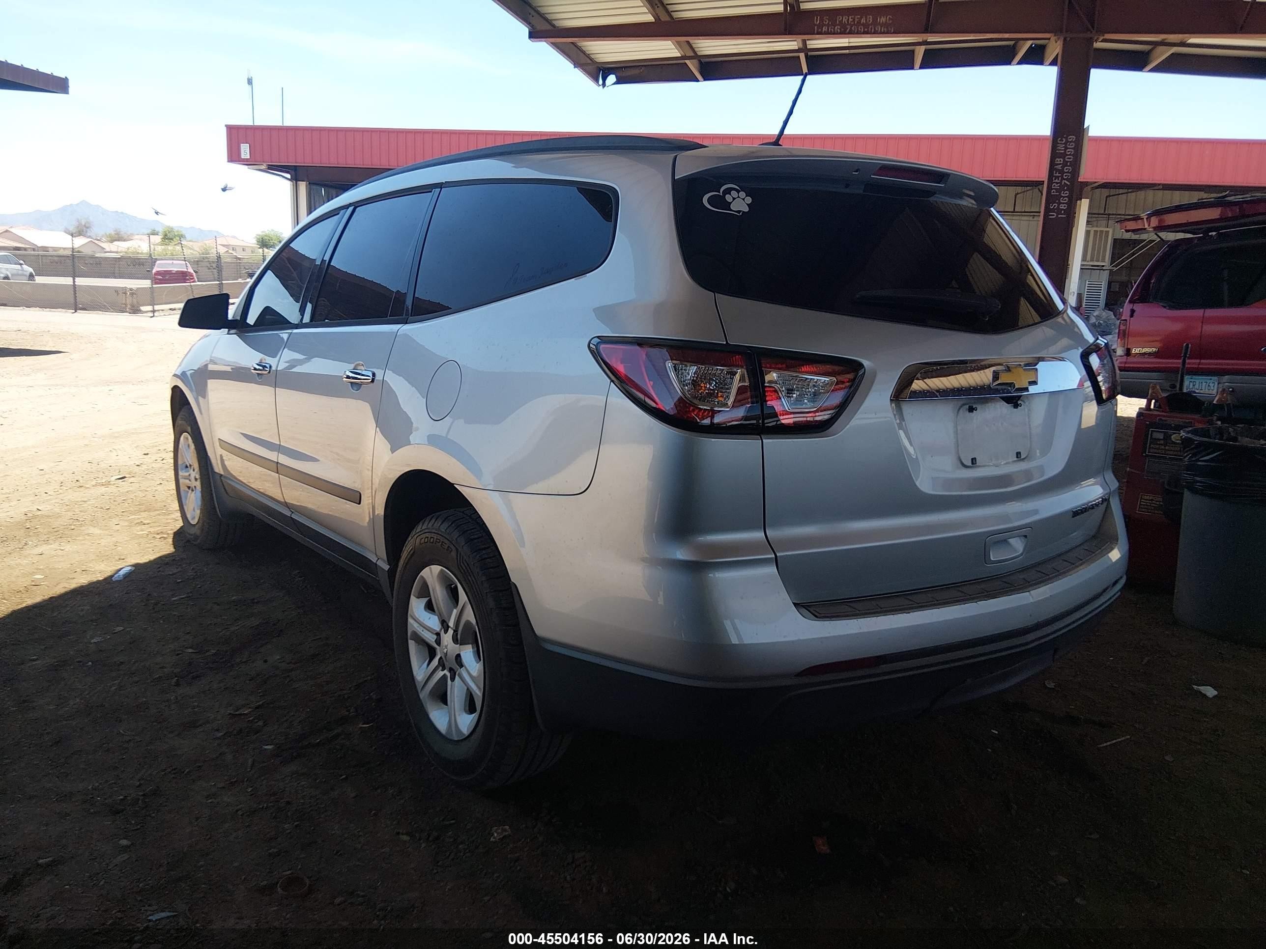 2015 Chevrolet Traverse Ls Silver vin: 1GNKRFED6FJ348019