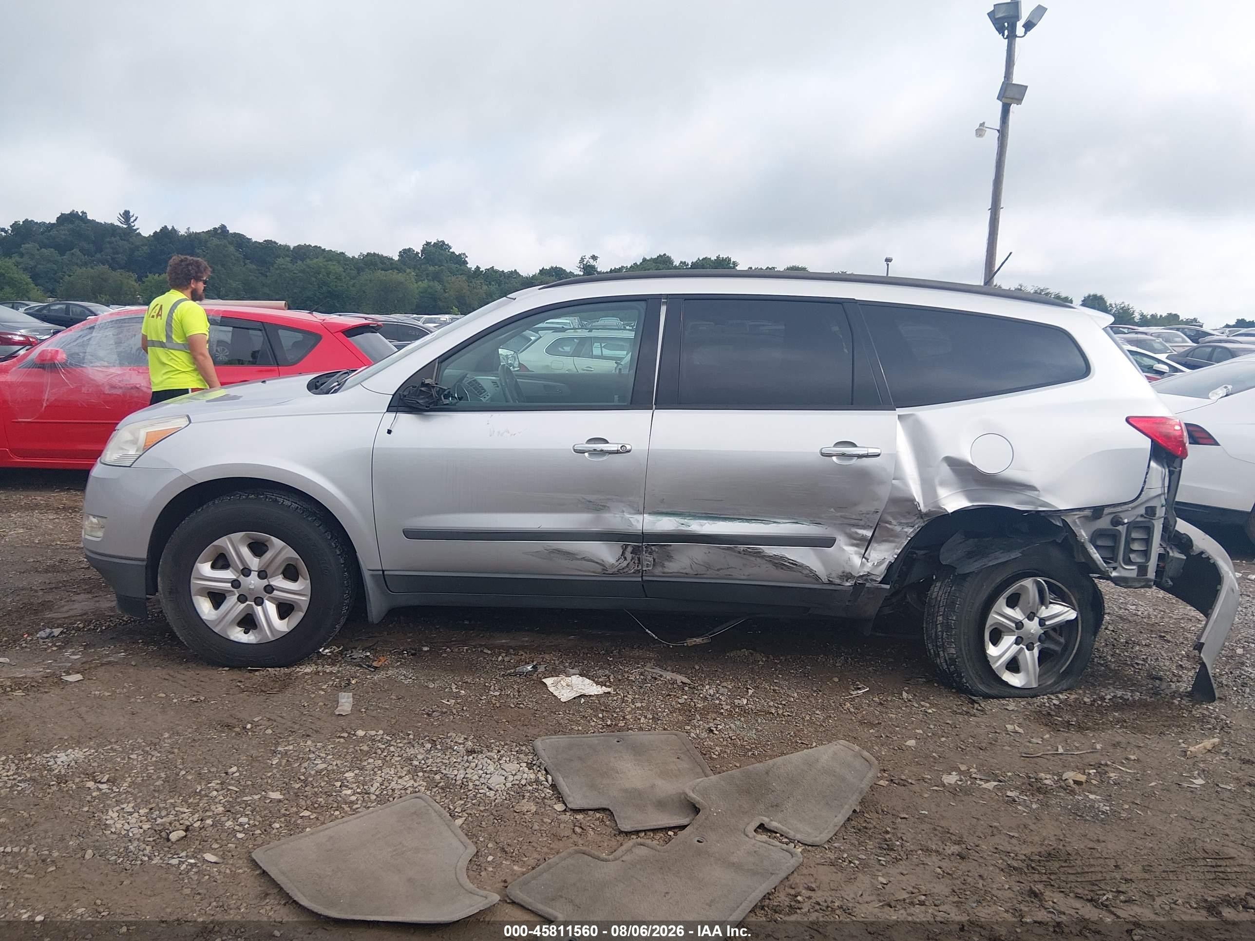 2012 Chevrolet Traverse Ls Gray vin: 1GNKRFED8CJ223714