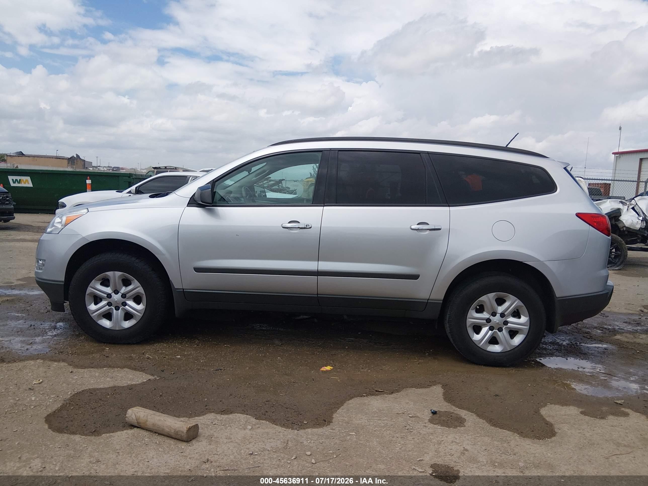 2012 Chevrolet Traverse Ls Gray vin: 1GNKRFED8CJ274730