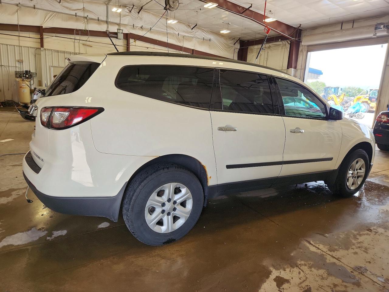2013 Chevrolet Traverse Ls White vin: 1GNKRFED8DJ262966