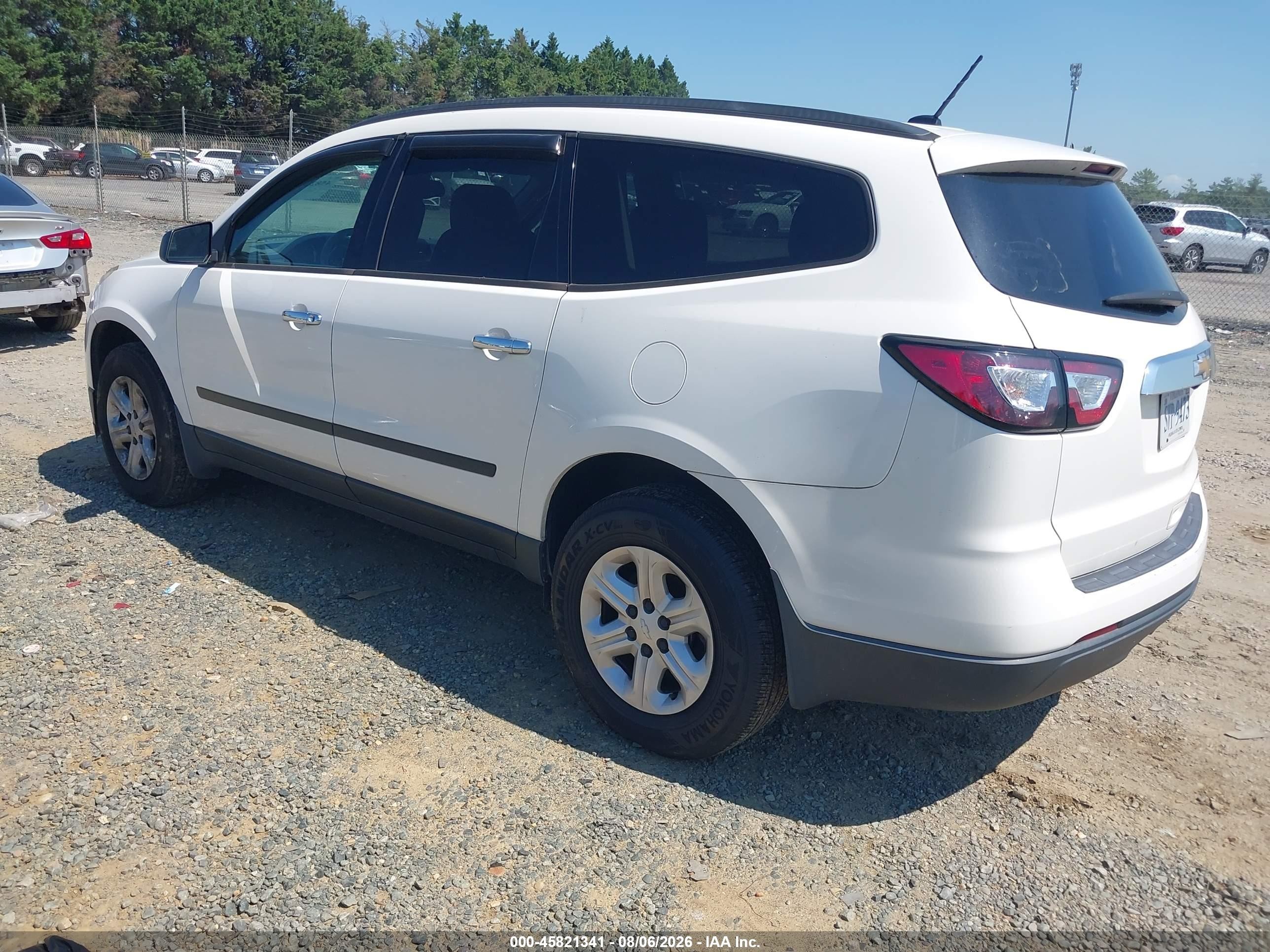 2015 Chevrolet Traverse Ls White vin: 1GNKRFED9FJ308002