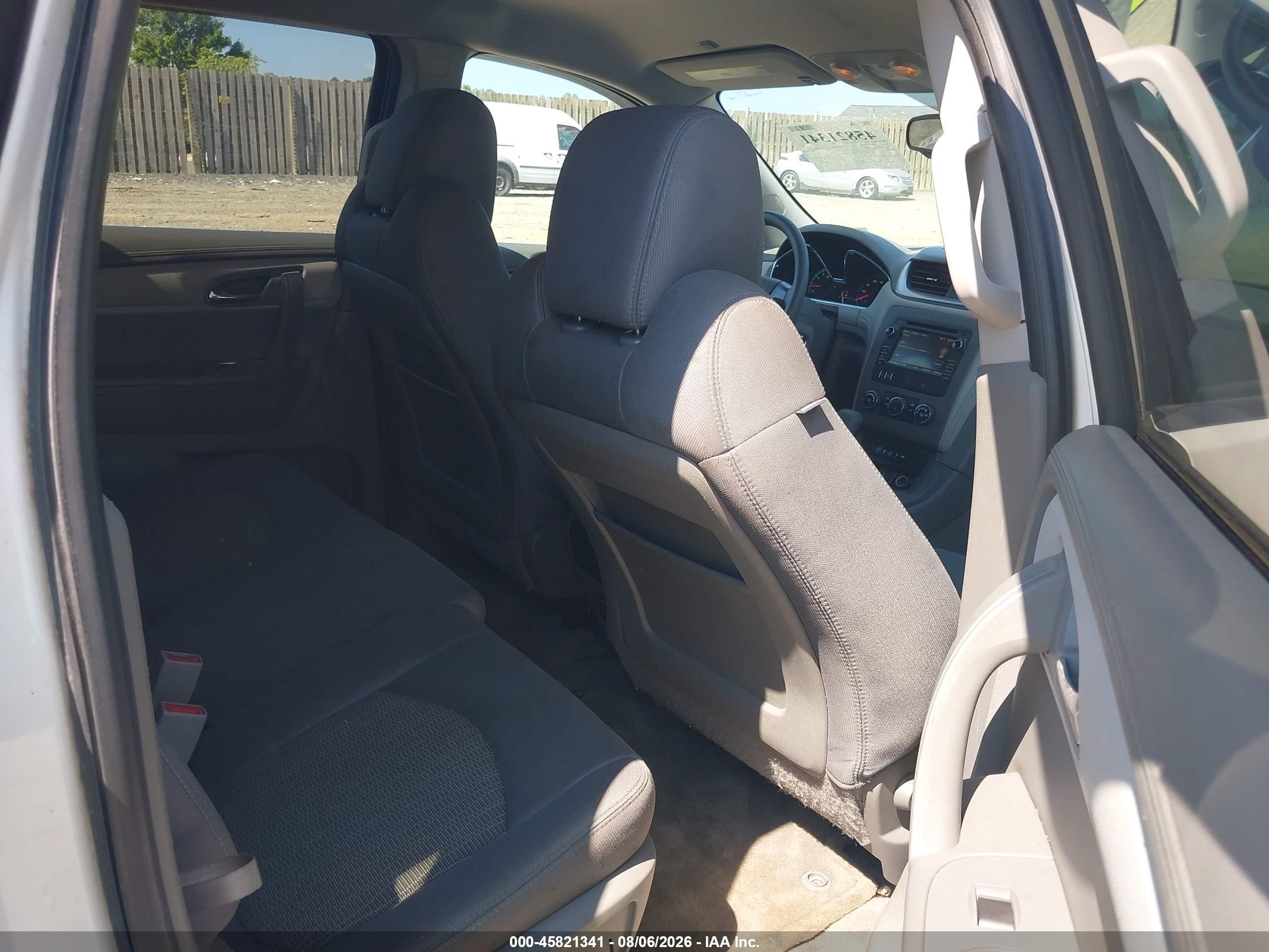 2015 Chevrolet Traverse Ls White vin: 1GNKRFED9FJ308002