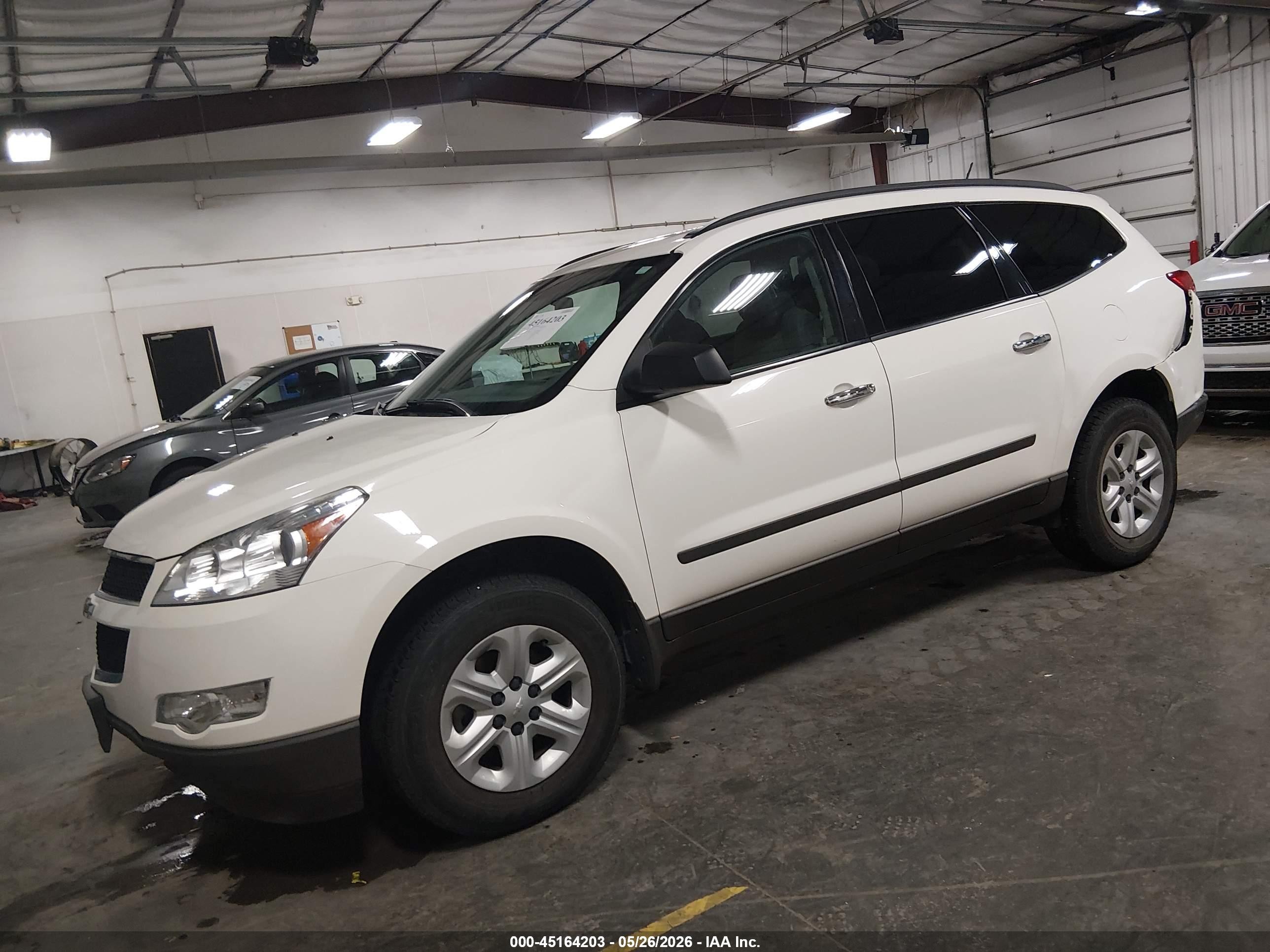 2012 Chevrolet Traverse Ls Белый vin: 1GNKRFEDXCJ318579