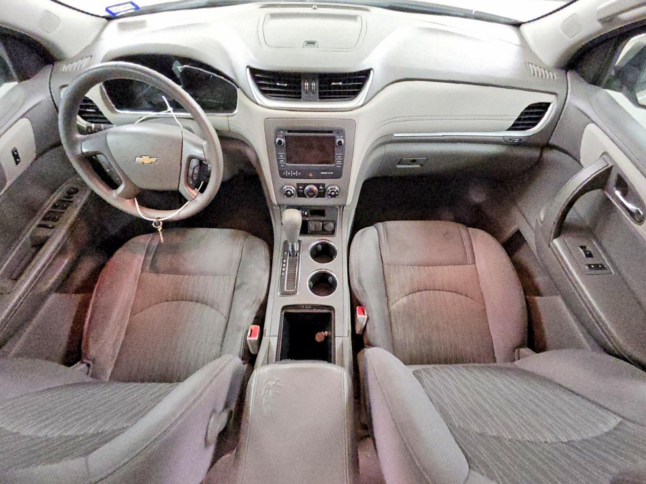 2015 Chevrolet Traverse Ls Silver vin: 1GNKRFEDXFJ344703