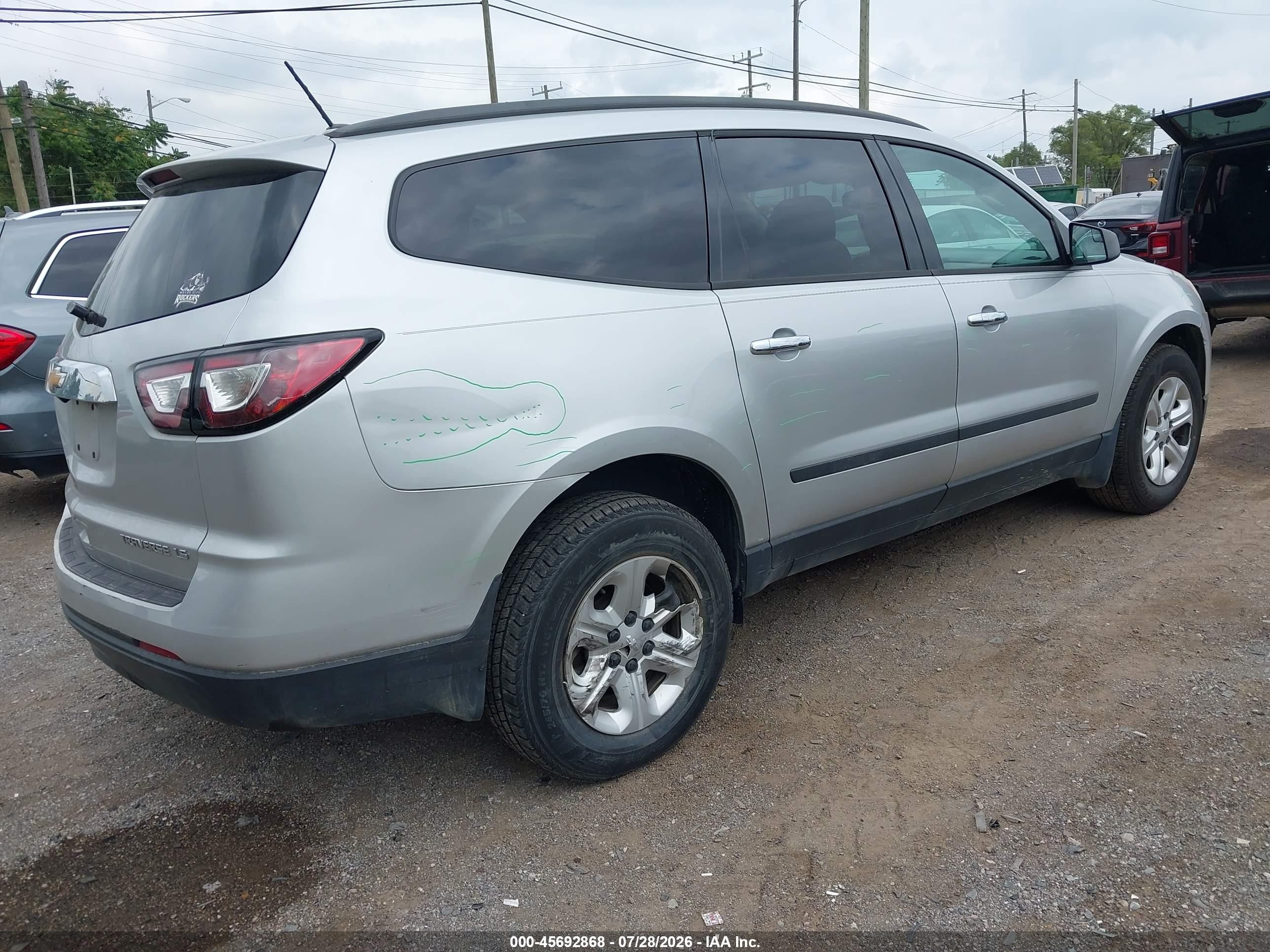 2014 Chevrolet Traverse Ls Silver vin: 1GNKRFKD2EJ146961
