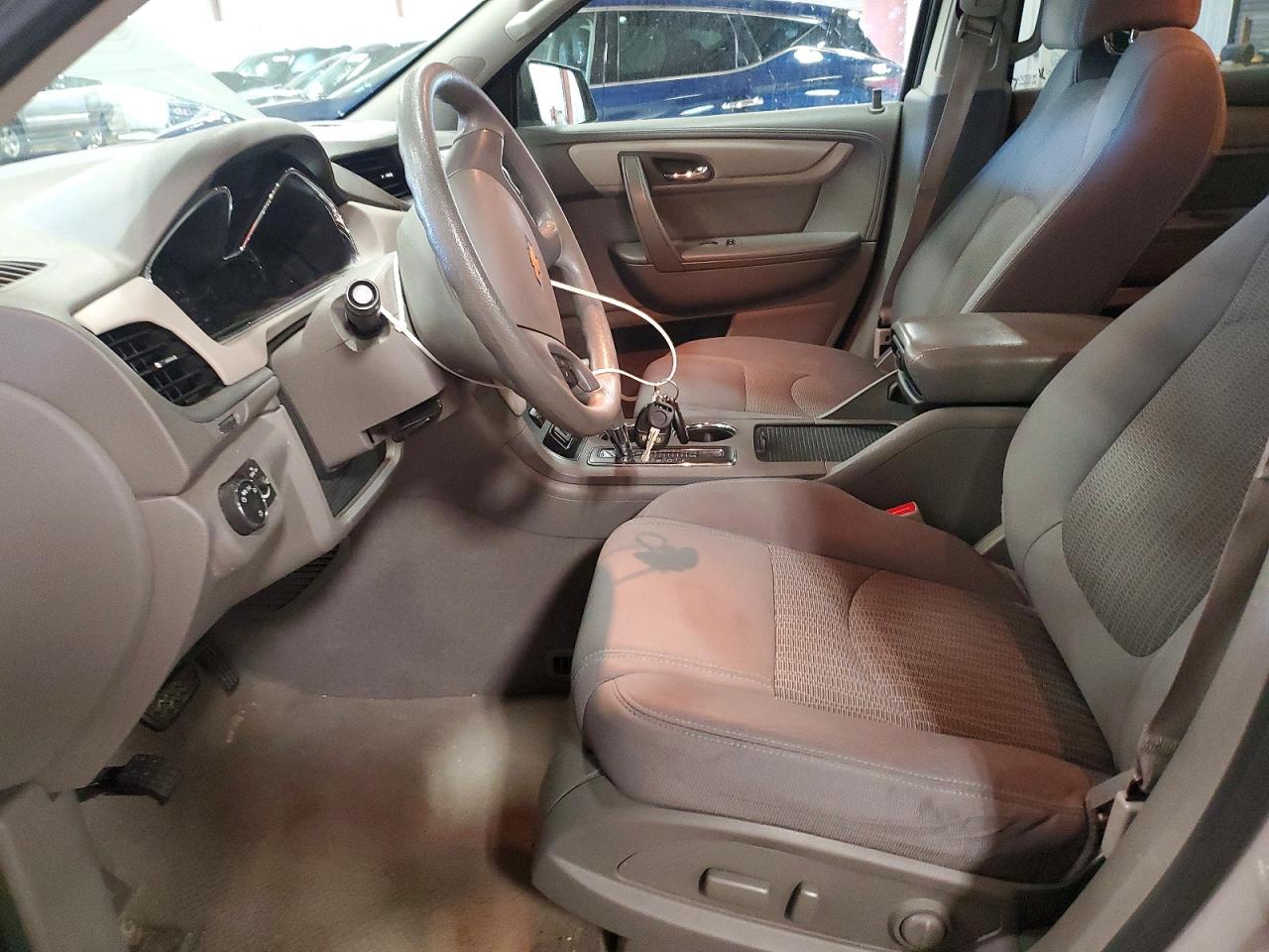 2015 Chevrolet Traverse Ls Silver vin: 1GNKRFKD2FJ164913