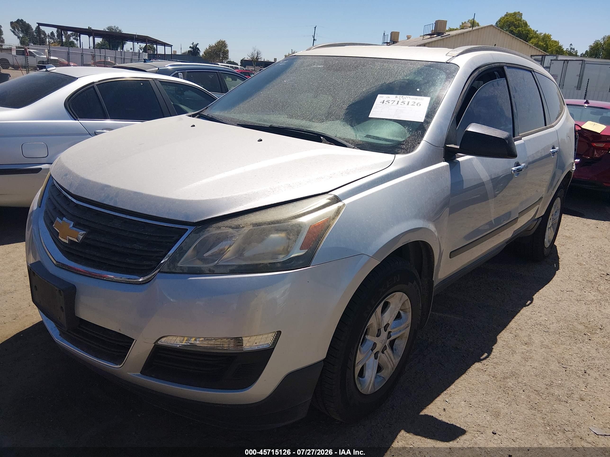 2015 Chevrolet Traverse Ls Серебряный vin: 1GNKRFKD2FJ243482