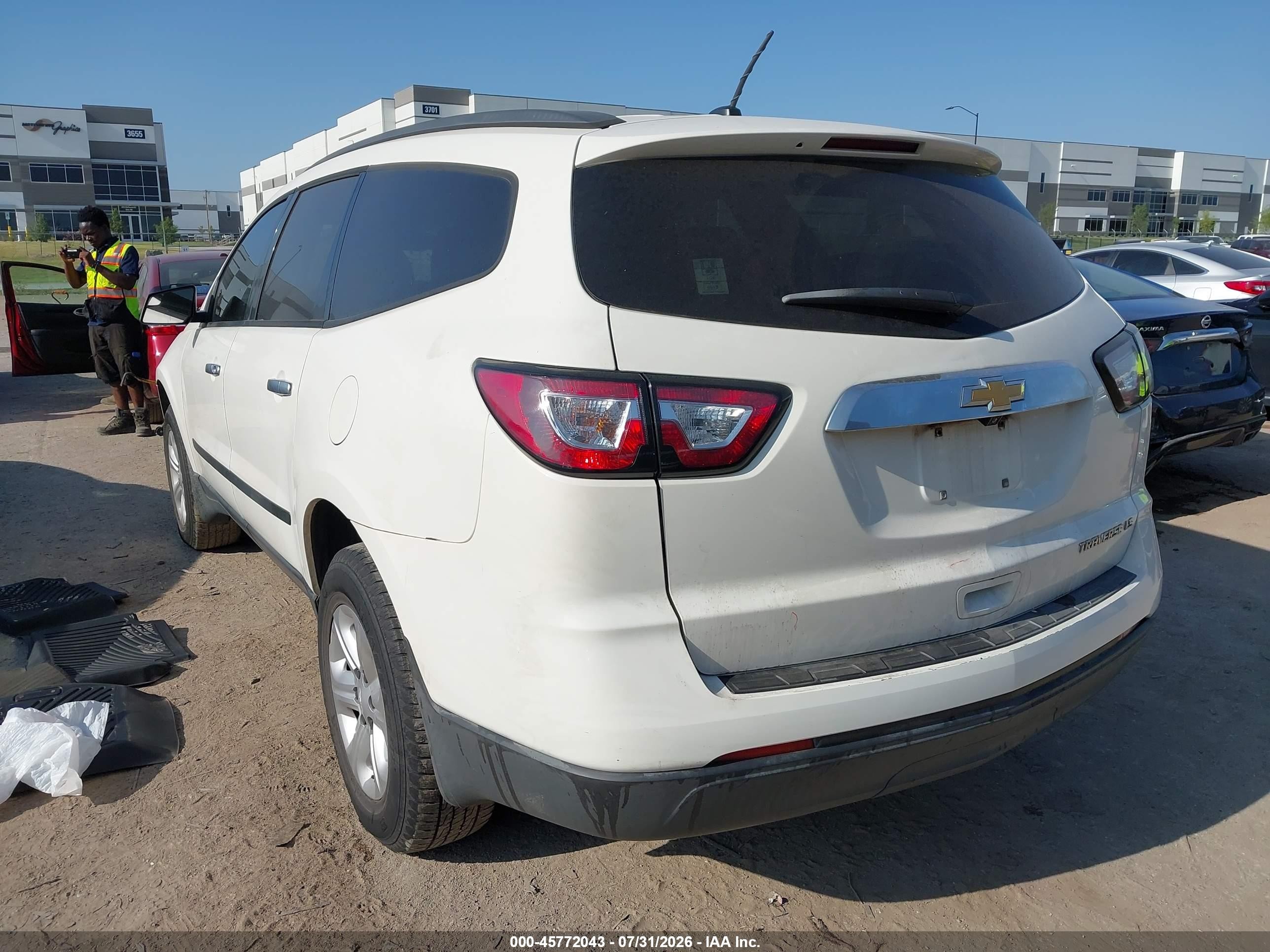 2014 Chevrolet Traverse Ls White vin: 1GNKRFKD8EJ277599