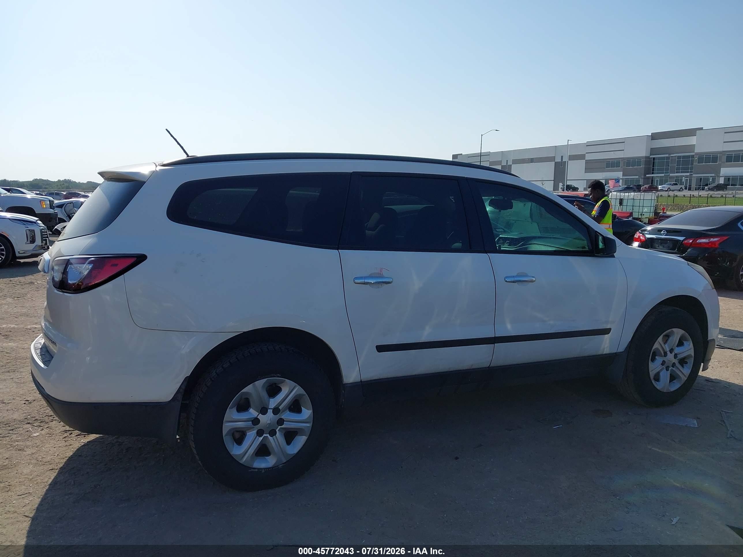 2014 Chevrolet Traverse Ls White vin: 1GNKRFKD8EJ277599