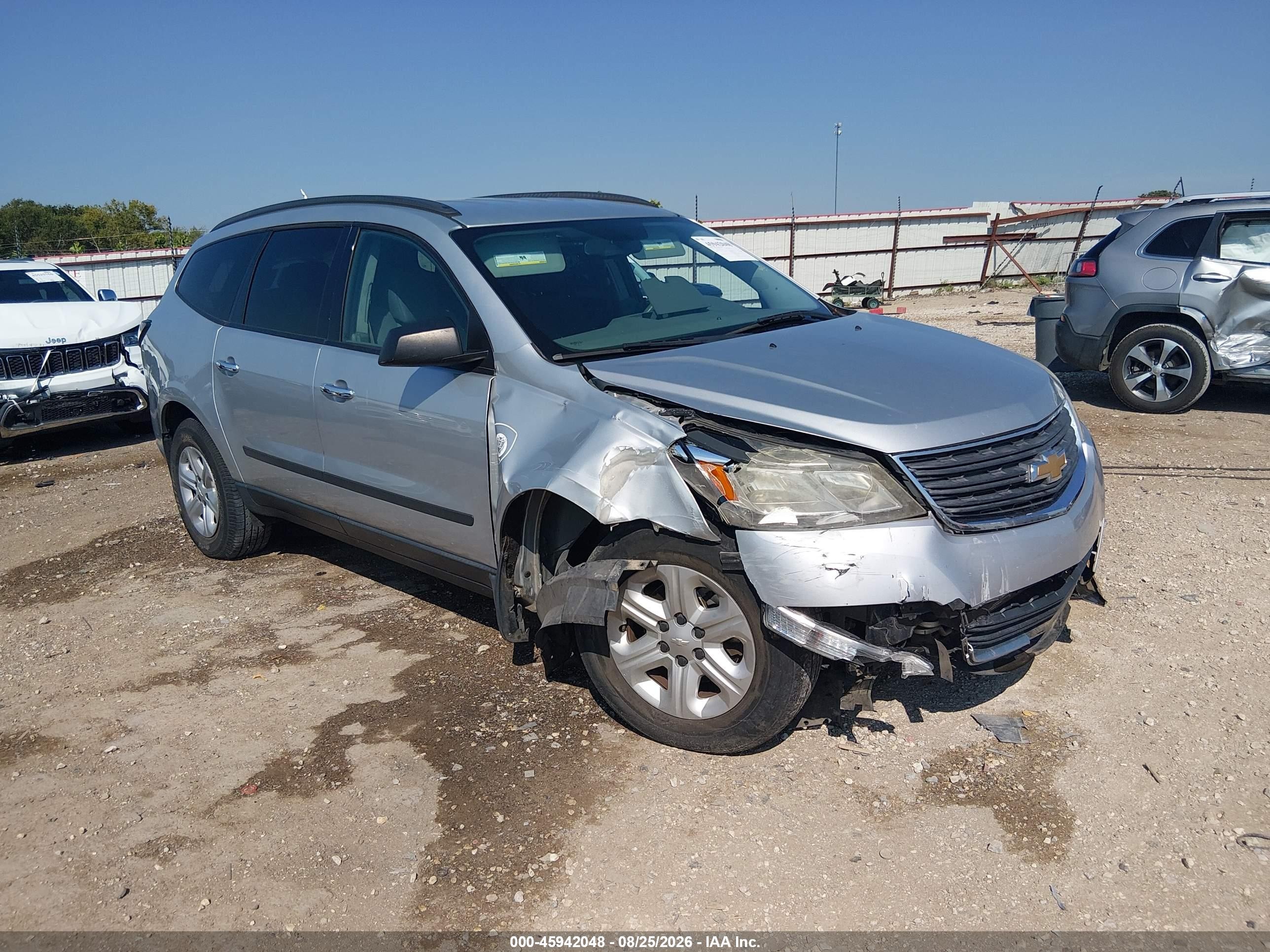 2015 Chevrolet Traverse Ls Silver vin: 1GNKRFKD8FJ343909