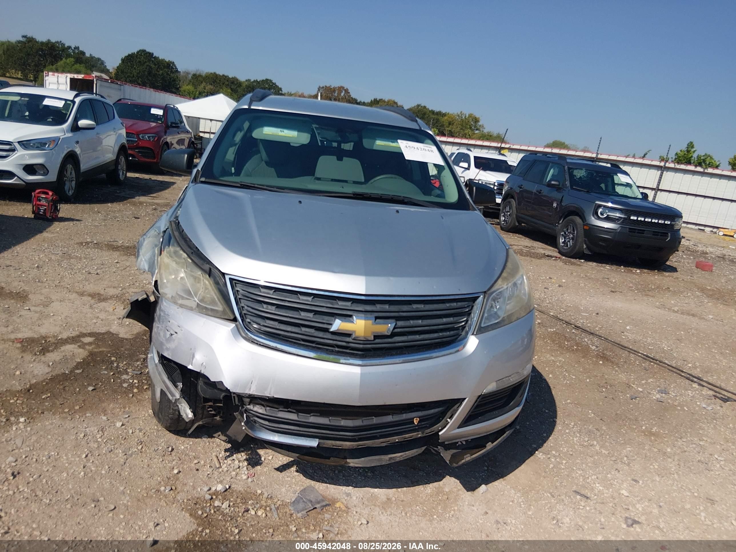 2015 Chevrolet Traverse Ls Silver vin: 1GNKRFKD8FJ343909