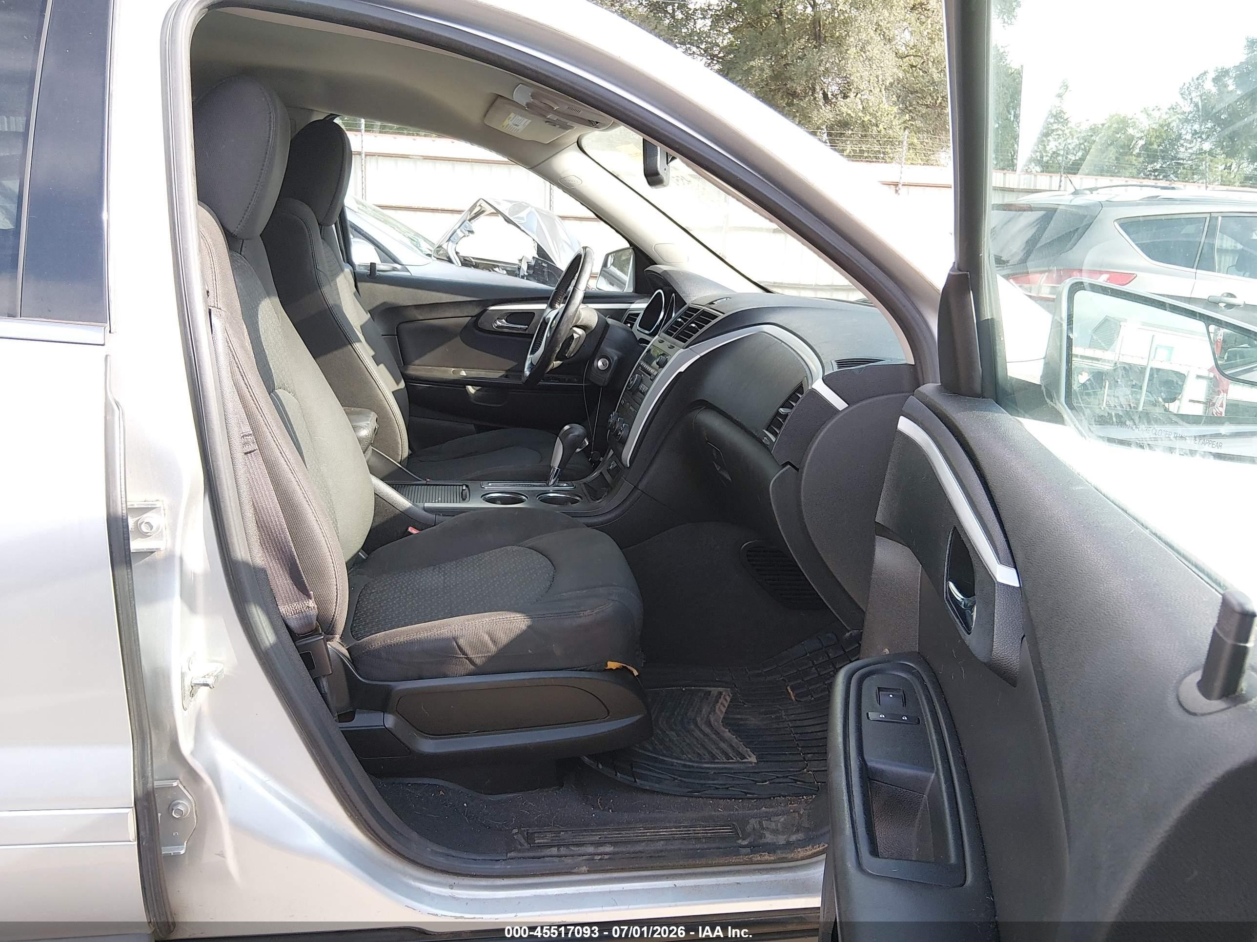 2011 Chevrolet Traverse 1lt Silver vin: 1GNKRGED0BJ408750