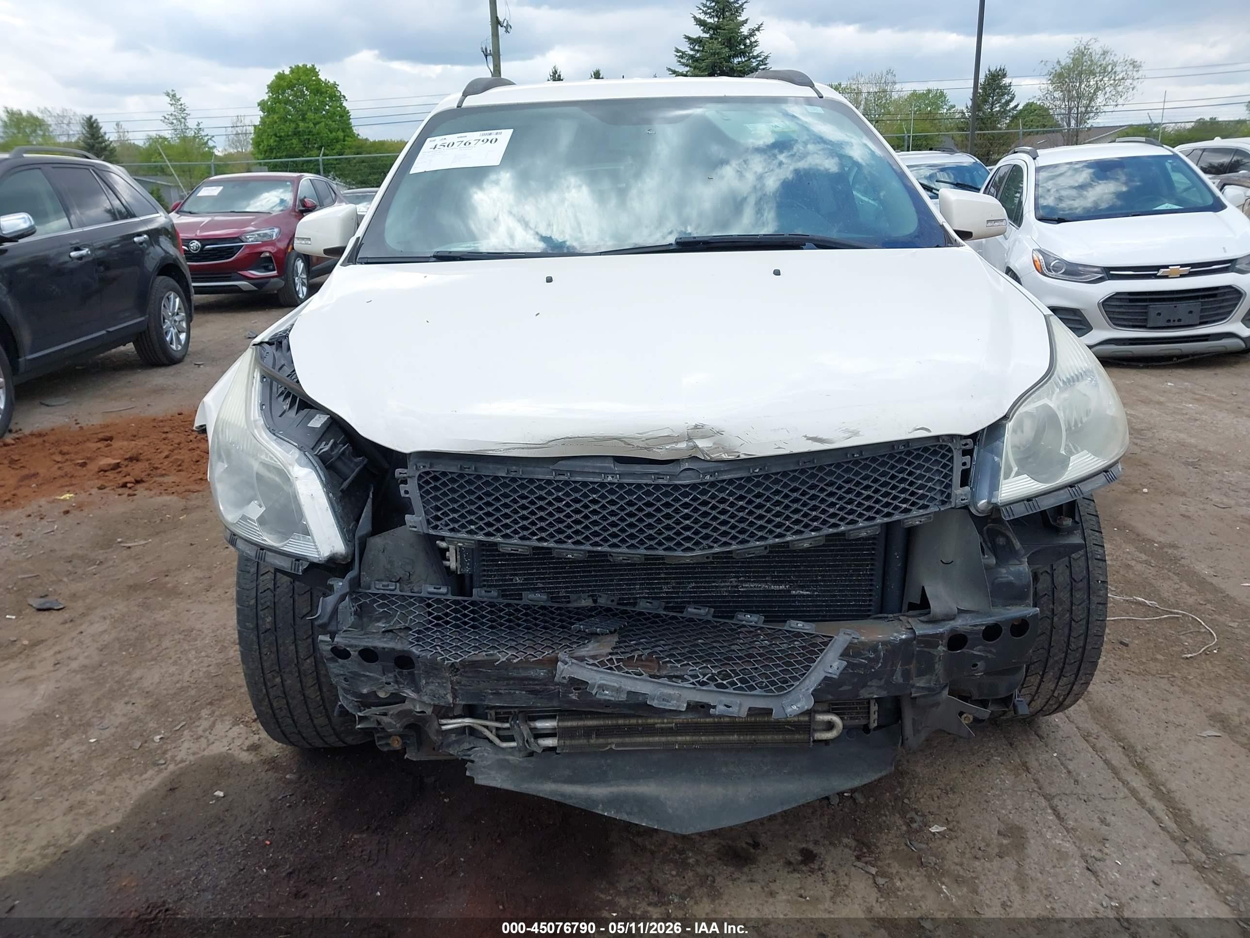 2011 Chevrolet Traverse 1lt White vin: 1GNKRGED0BJ409557