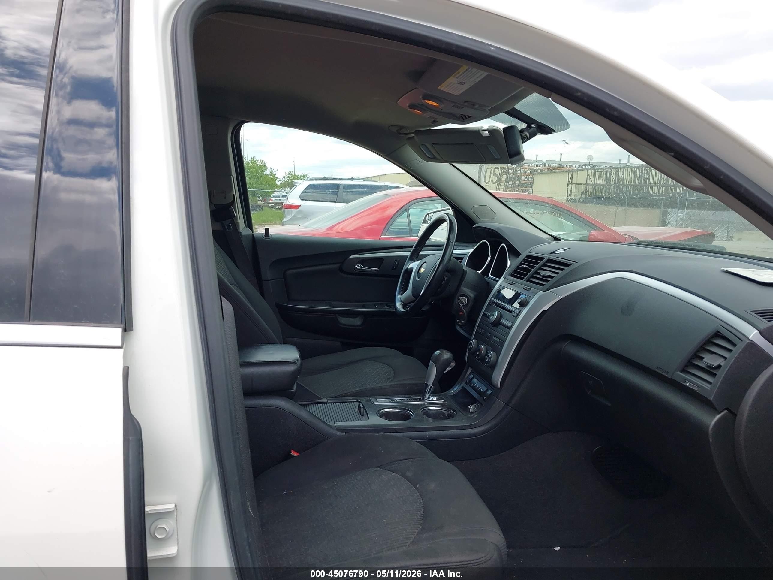 2011 Chevrolet Traverse 1lt White vin: 1GNKRGED0BJ409557