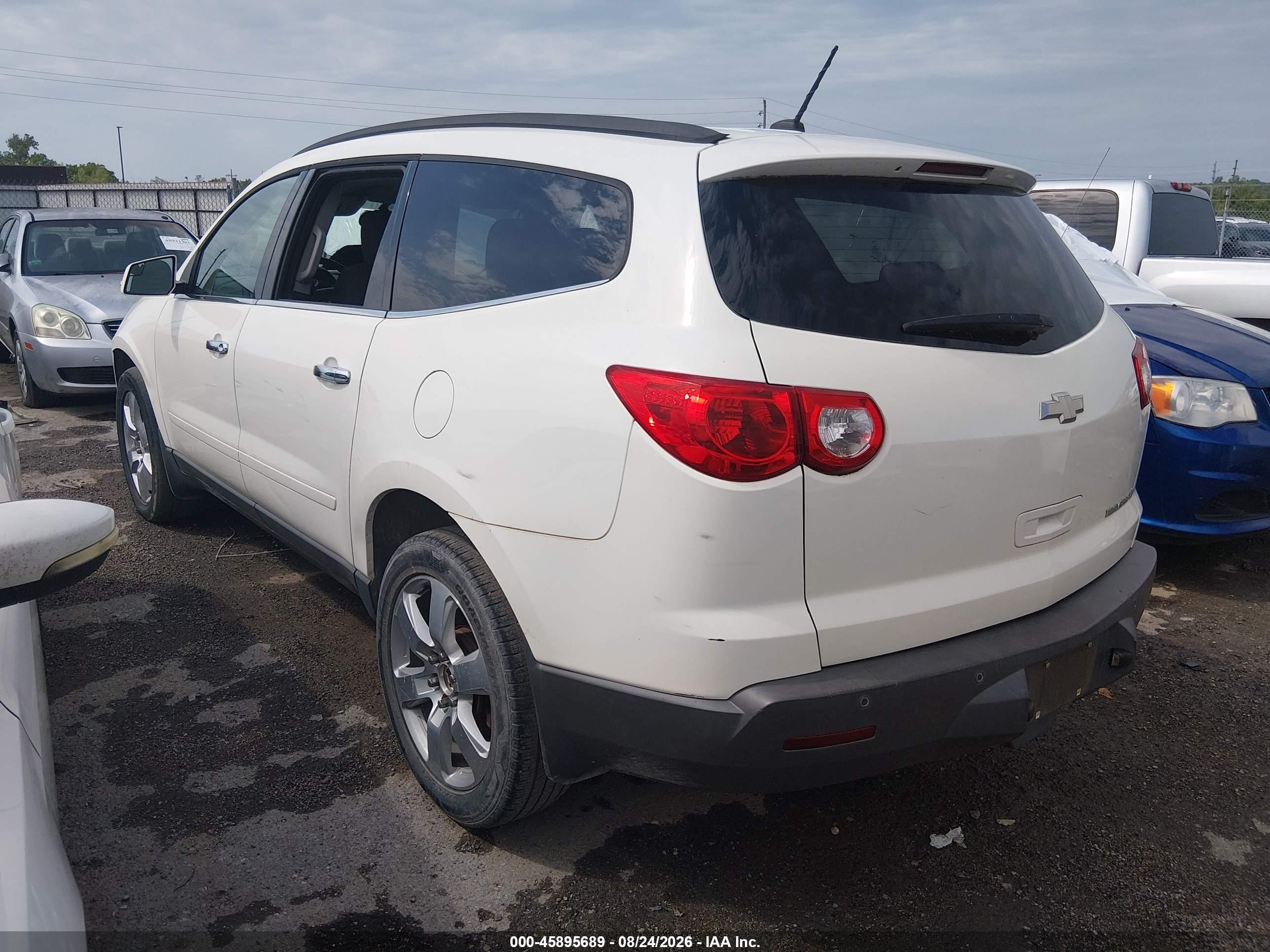 2011 Chevrolet Traverse Lt W/1lt White vin: 1GNKRGED0BJ419697
