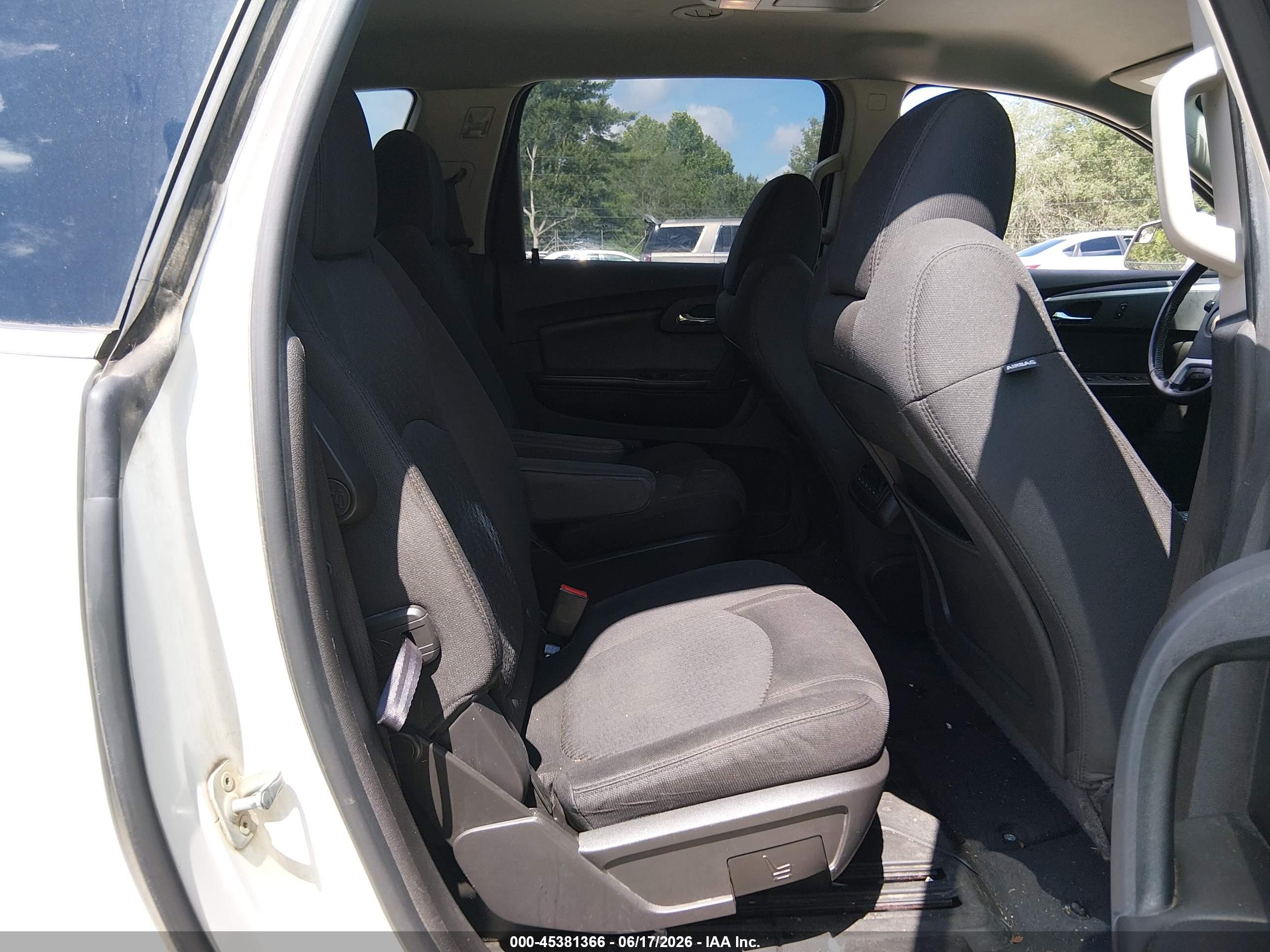 2011 Chevrolet Traverse Lt W/1lt White vin: 1GNKRGED2BJ336661