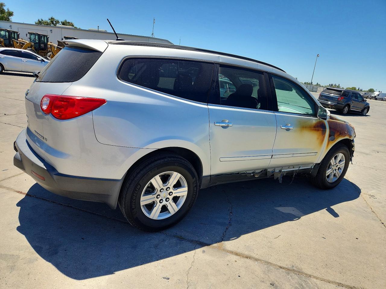 2011 Chevrolet Traverse Lt Silver vin: 1GNKRGED3BJ302969