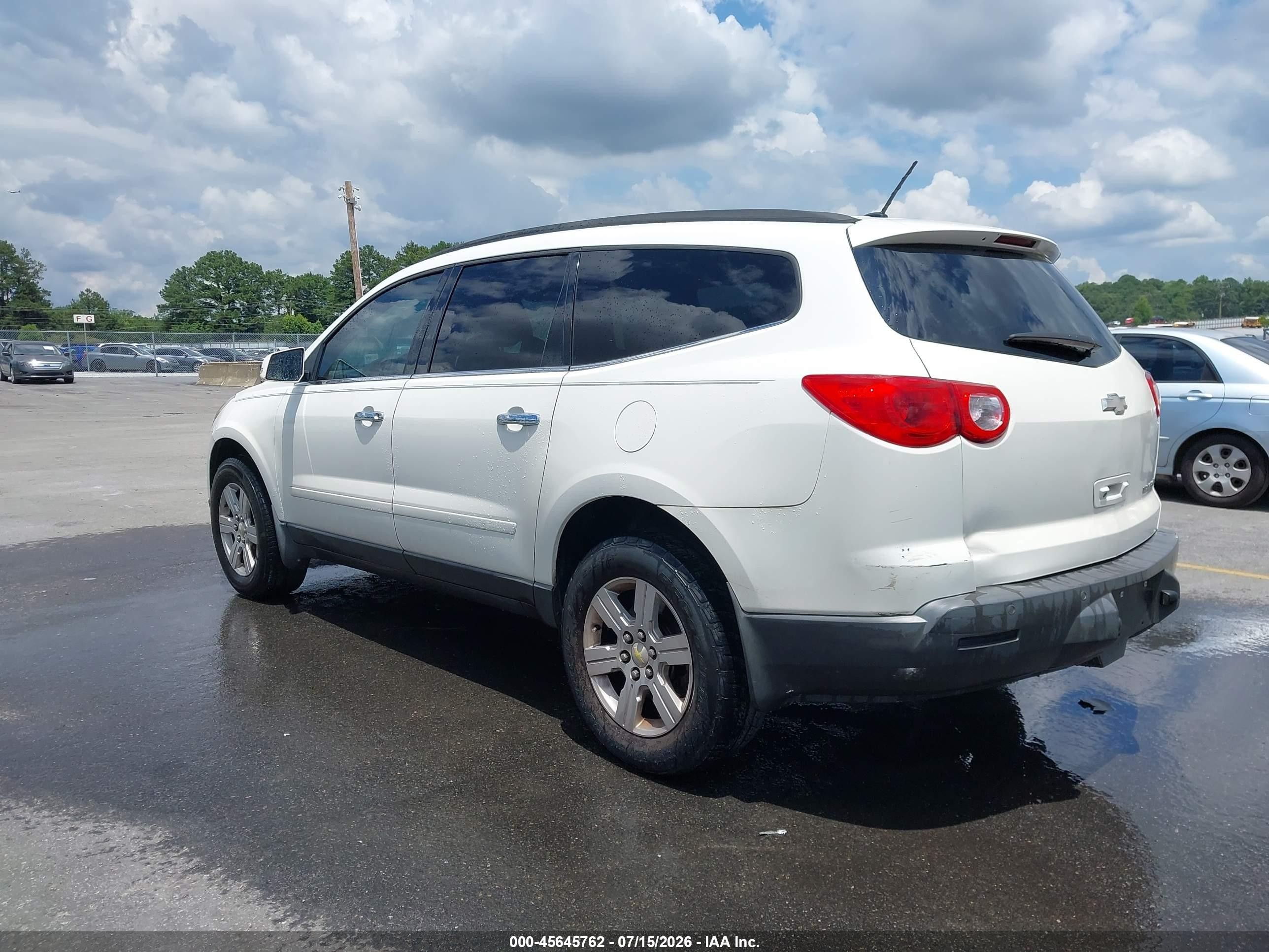 2011 Chevrolet Traverse 1lt White vin: 1GNKRGED3BJ402750