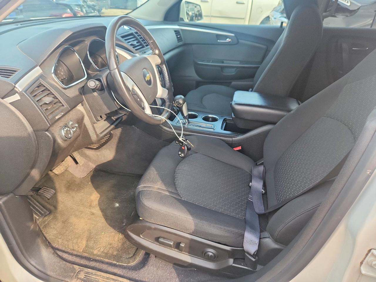 2012 Chevrolet Traverse Lt White vin: 1GNKRGED3CJ127625