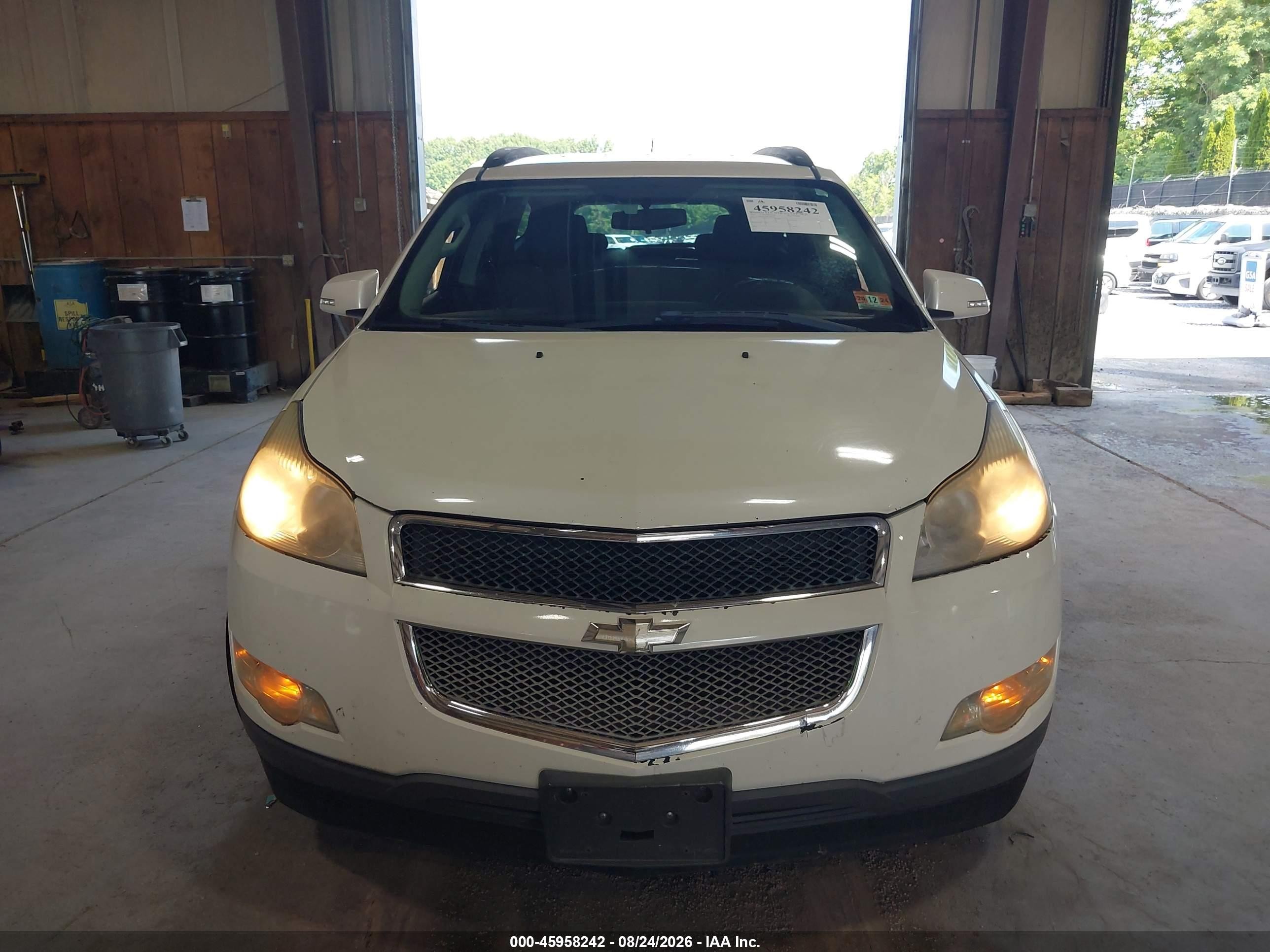 2012 Chevrolet Traverse Lt W/1lt White vin: 1GNKRGED3CJ305498