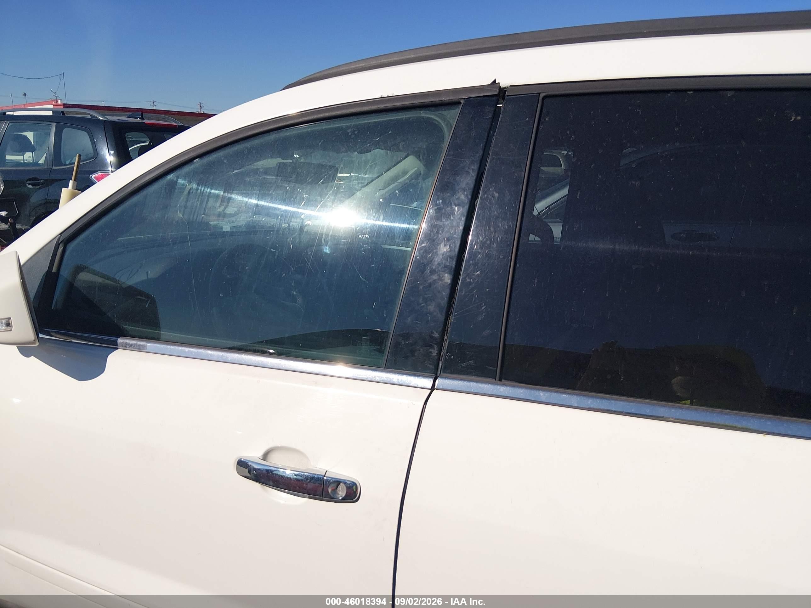 2012 Chevrolet Traverse Lt W/1lt White vin: 1GNKRGED6CJ265353