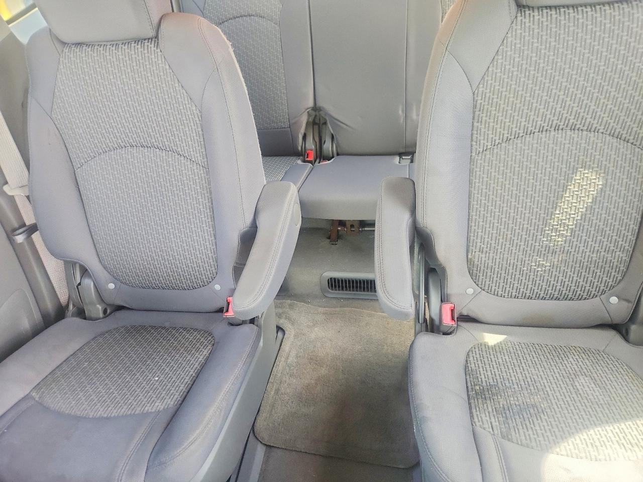 2011 Chevrolet Traverse Lt Серый vin: 1GNKRGED8BJ346594