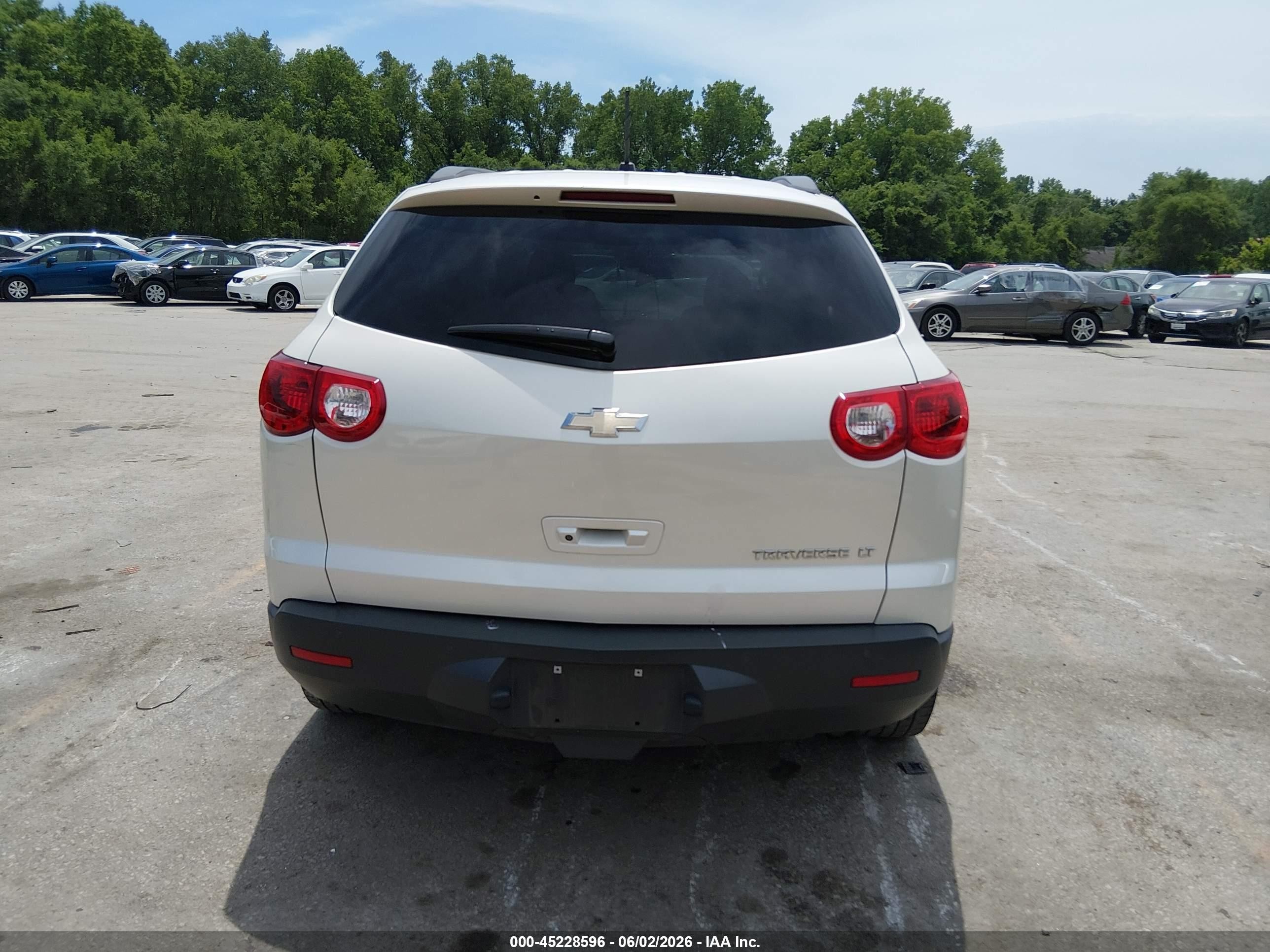 2012 Chevrolet Traverse 1lt White vin: 1GNKRGEDXCJ145104