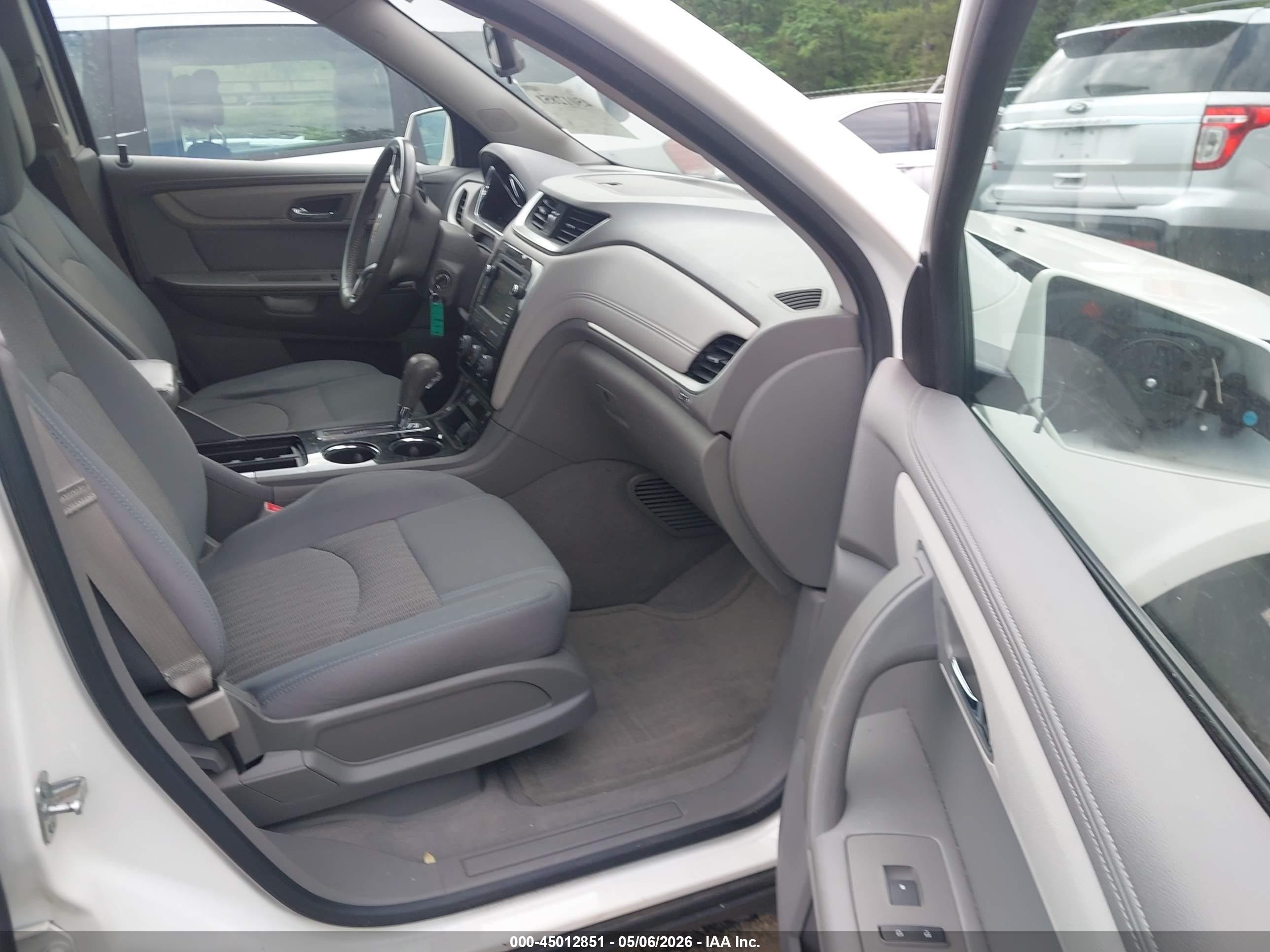 2015 Chevrolet Traverse 1lt Белый vin: 1GNKRGKD0FJ273117