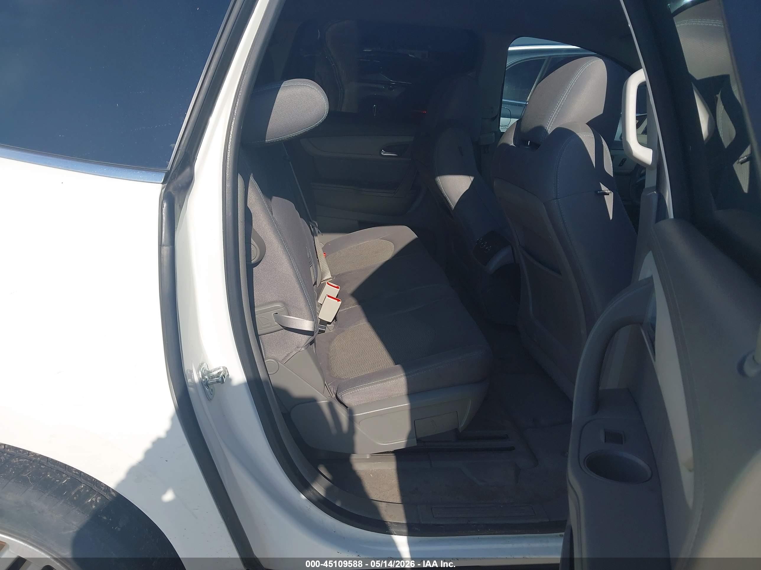 2015 Chevrolet Traverse 1lt White vin: 1GNKRGKD1FJ326875