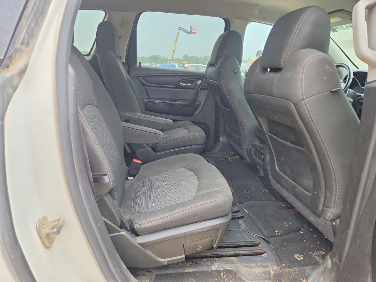 2015 Chevrolet Traverse Lt White vin: 1GNKRGKD6FJ209325