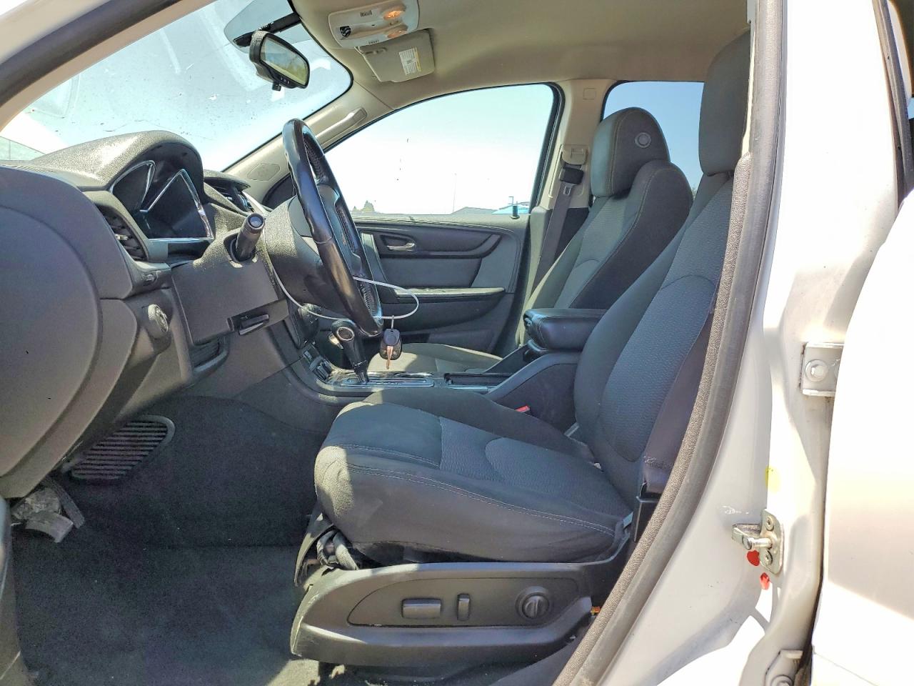 2015 Chevrolet Traverse Lt White vin: 1GNKRGKD6FJ262638