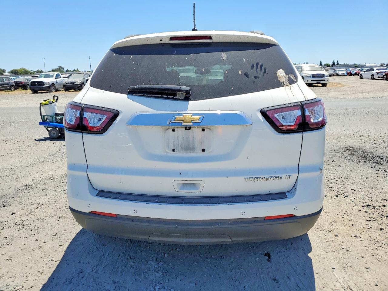 2015 Chevrolet Traverse Lt White vin: 1GNKRGKD6FJ262638
