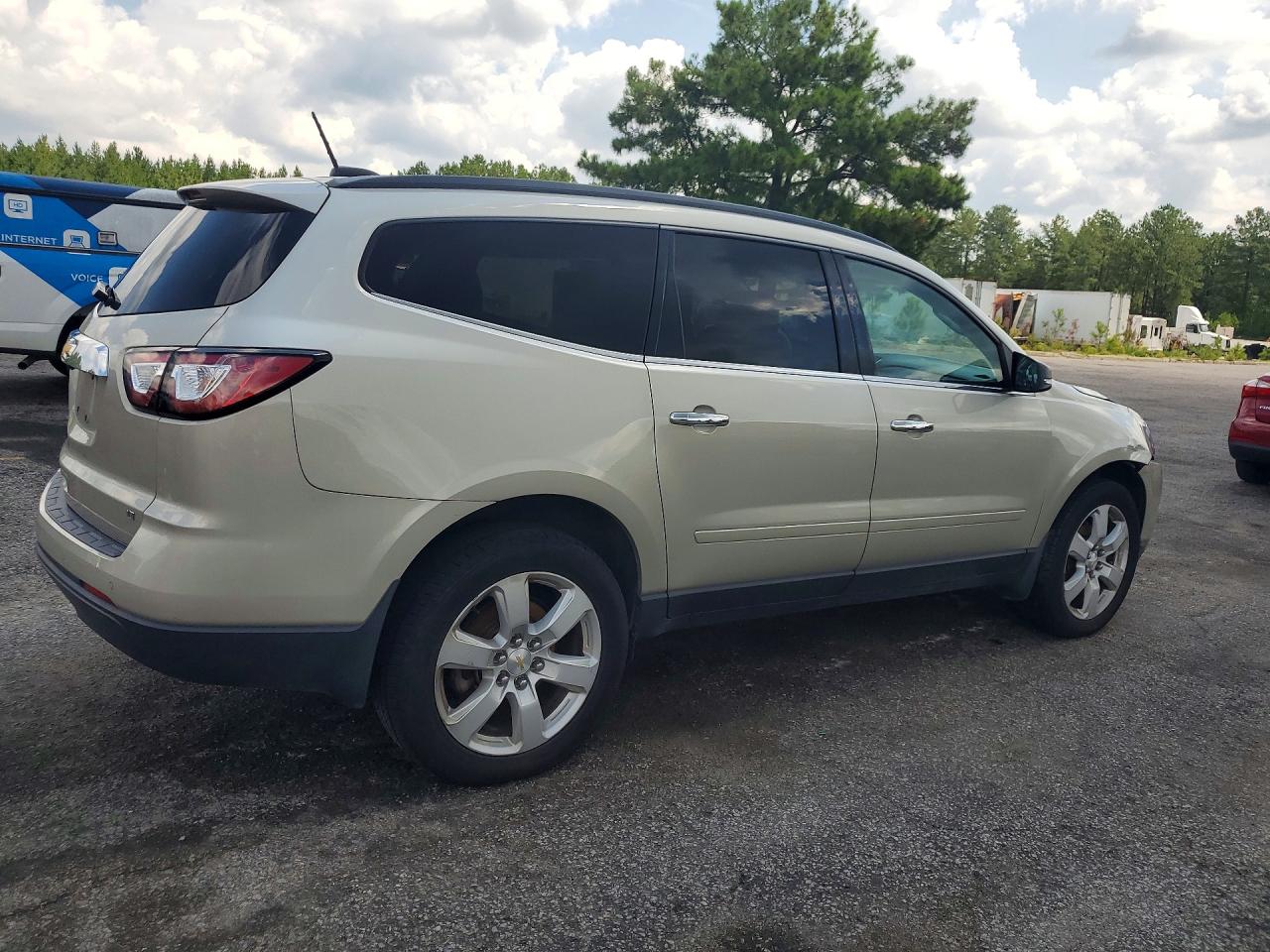 2017 Chevrolet Traverse Lt Золотой vin: 1GNKRGKD6HJ200773