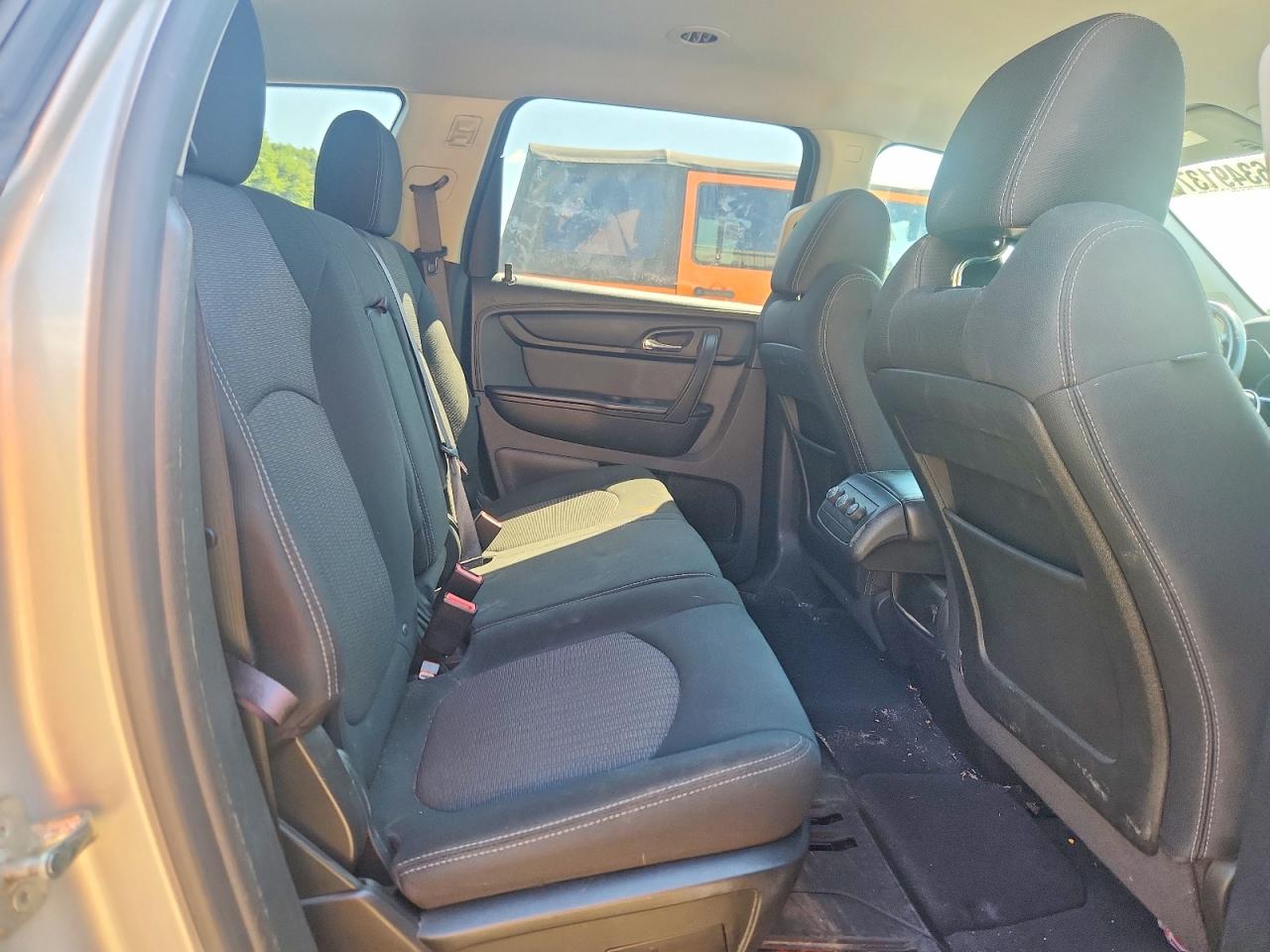 2013 Chevrolet Traverse Lt Серебряный vin: 1GNKRGKDXDJ182398