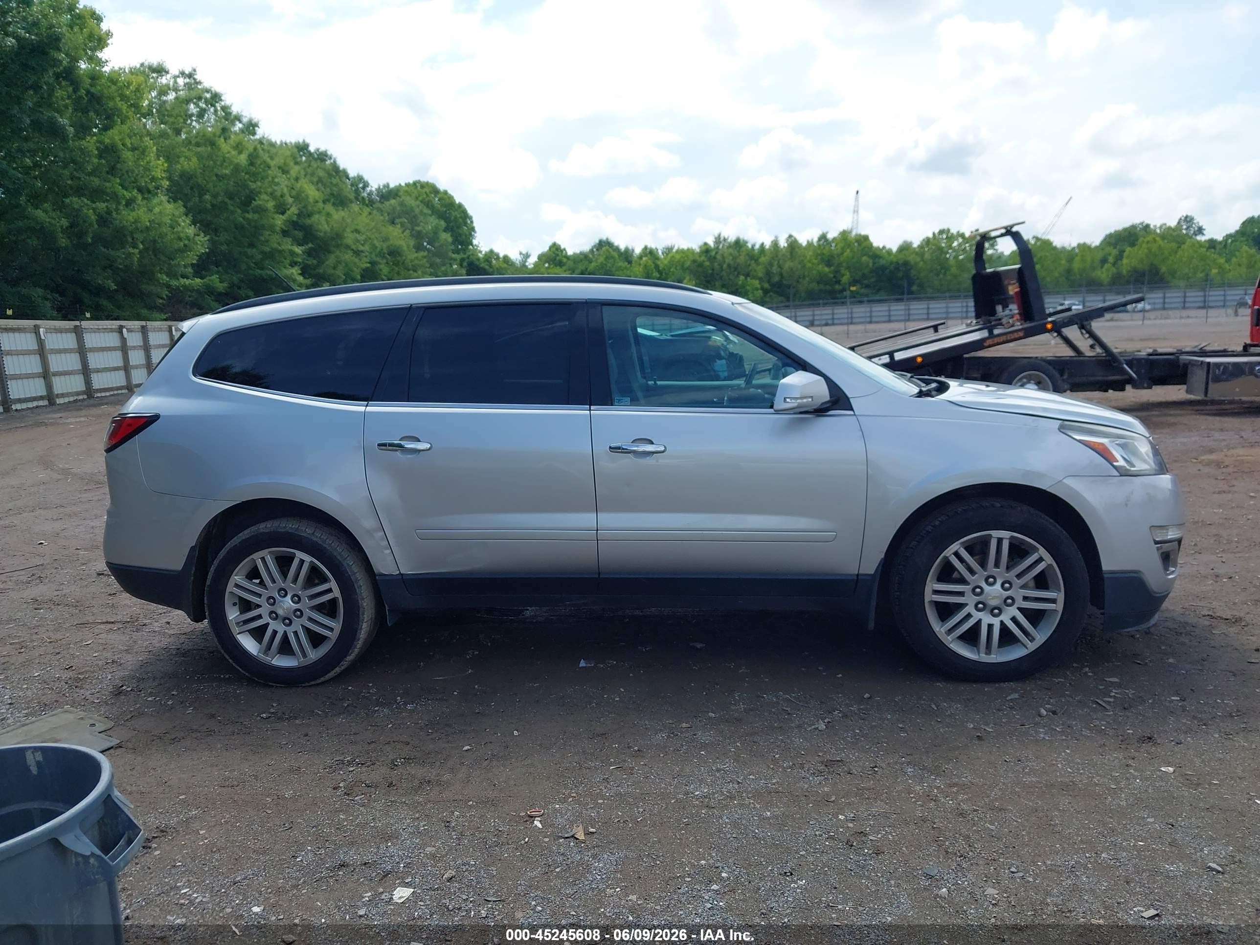 2014 Chevrolet Traverse 1lt Silver vin: 1GNKRGKDXEJ170141