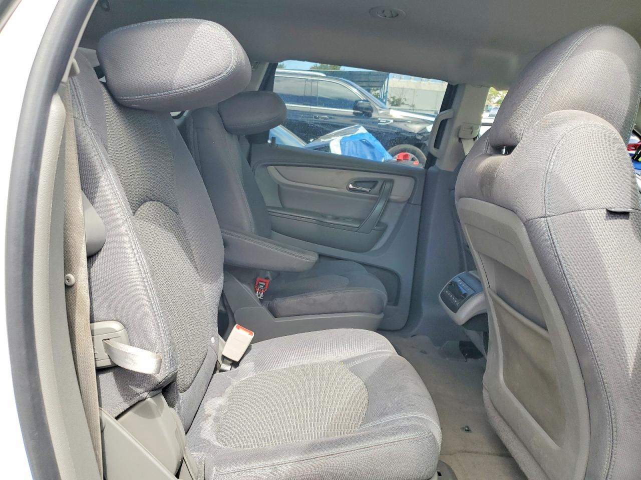 2015 Chevrolet Traverse Lt Белый vin: 1GNKRHKD1FJ257501
