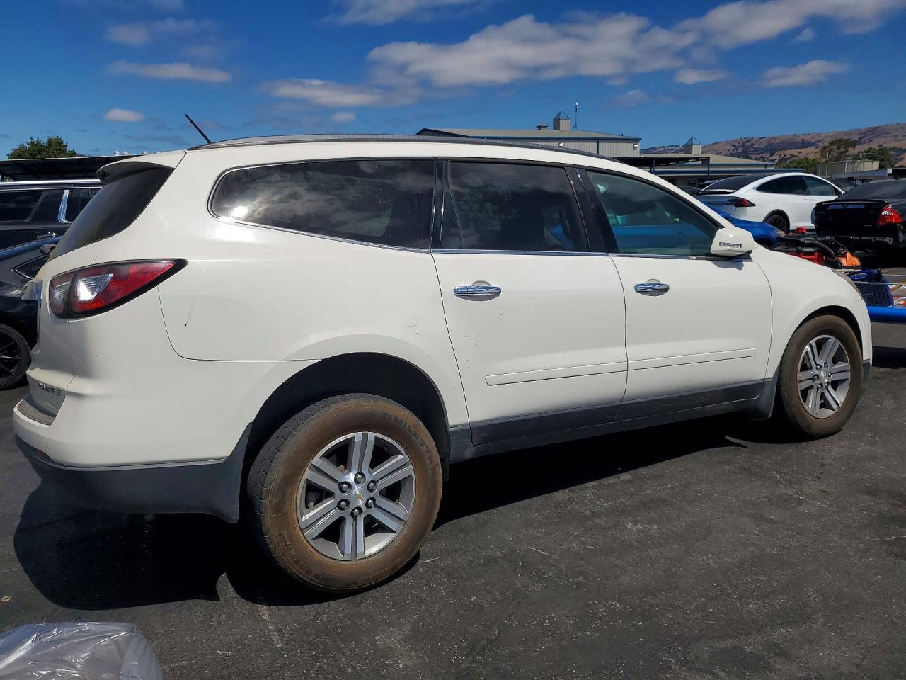 2015 Chevrolet Traverse Lt Белый vin: 1GNKRHKD1FJ257501