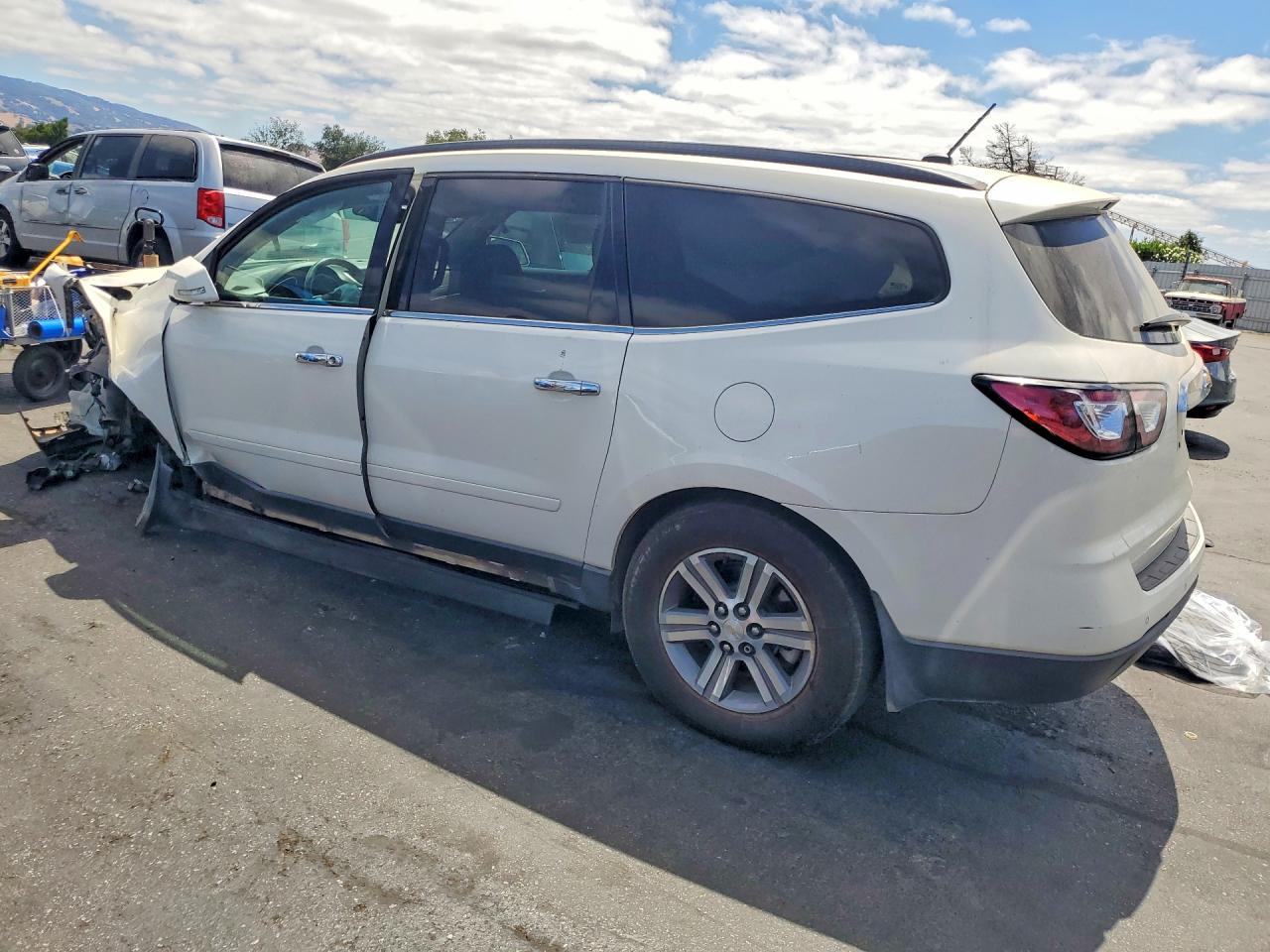 2015 Chevrolet Traverse Lt Белый vin: 1GNKRHKD1FJ257501