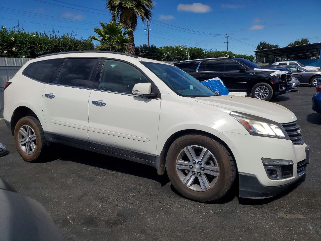 2015 Chevrolet Traverse Lt Белый vin: 1GNKRHKD1FJ257501