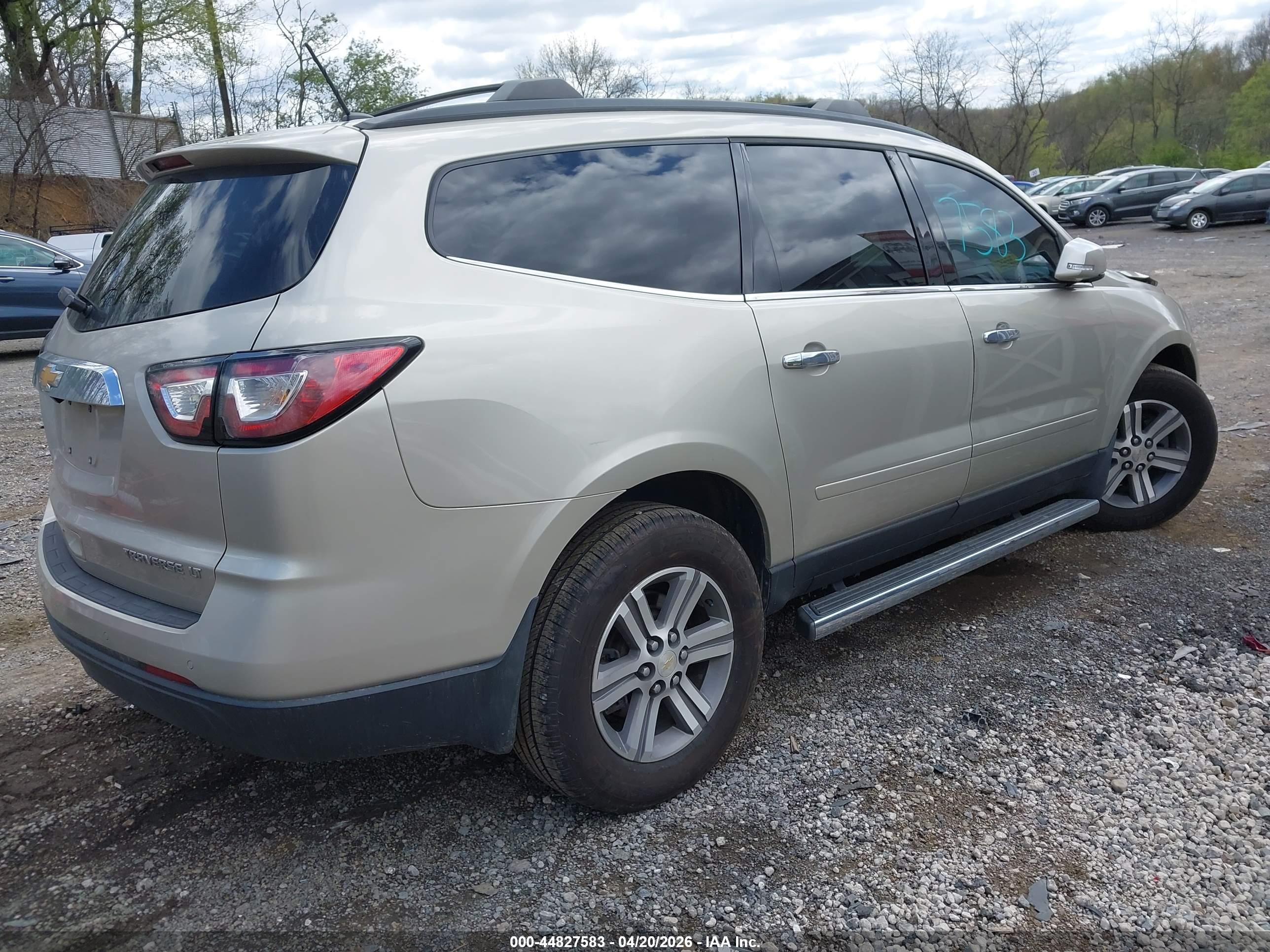 2015 Chevrolet Traverse 2lt Beige vin: 1GNKRHKD2FJ351676