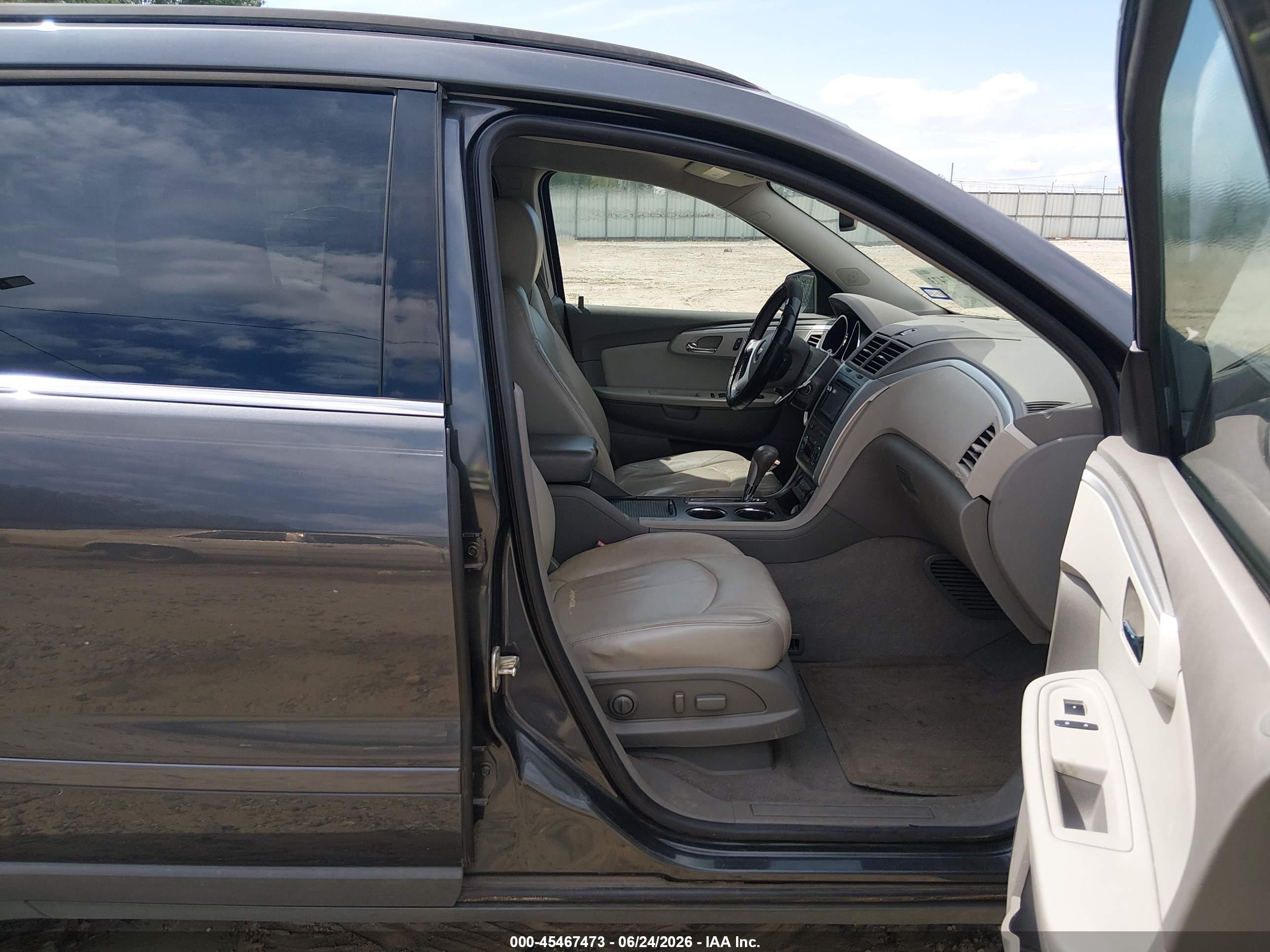 2012 Chevrolet Traverse Lt W/2lt Gray vin: 1GNKRJED0CJ277799
