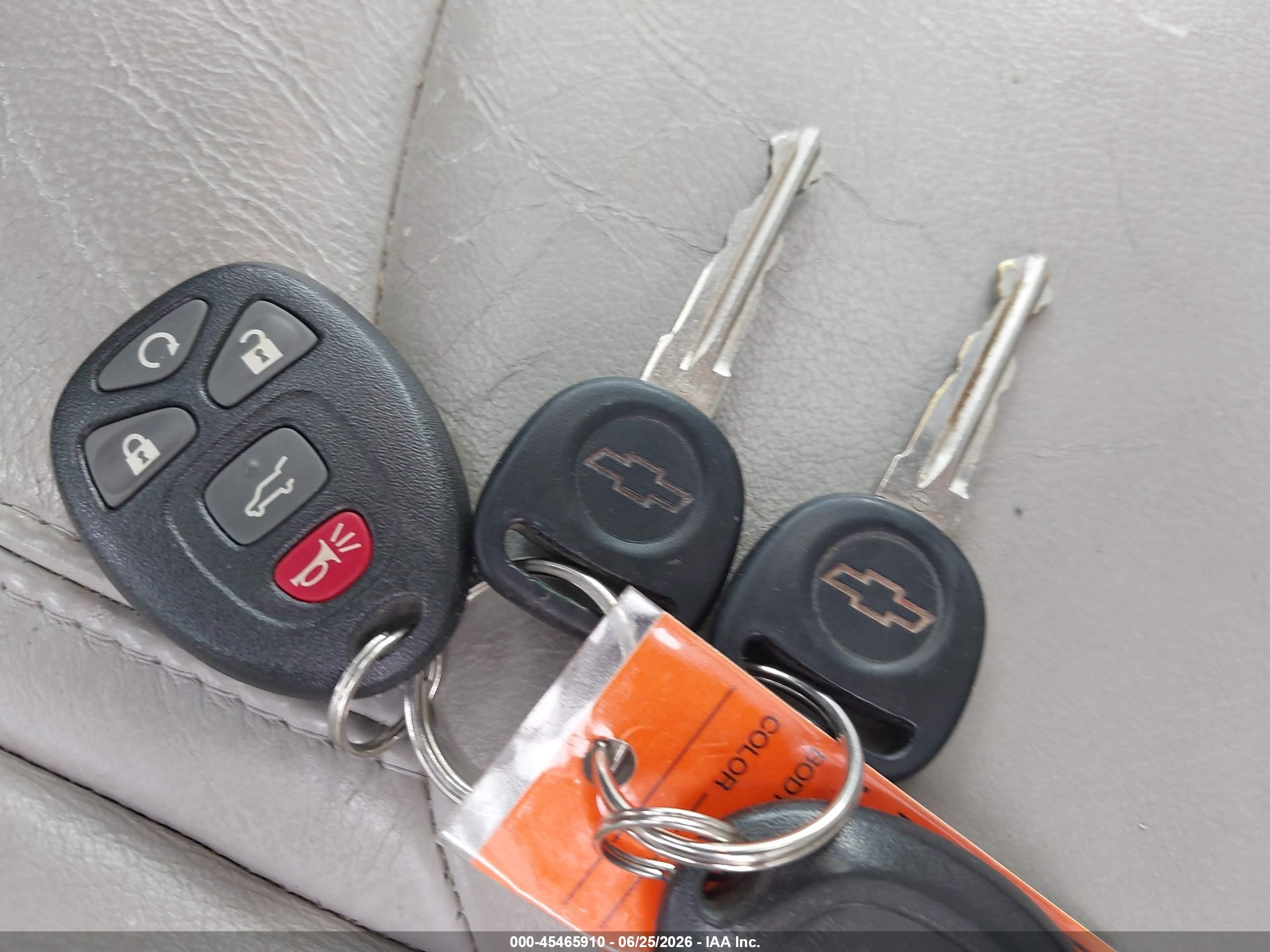 2011 Chevrolet Traverse Lt W/2lt Серебряный vin: 1GNKRJED5BJ174473