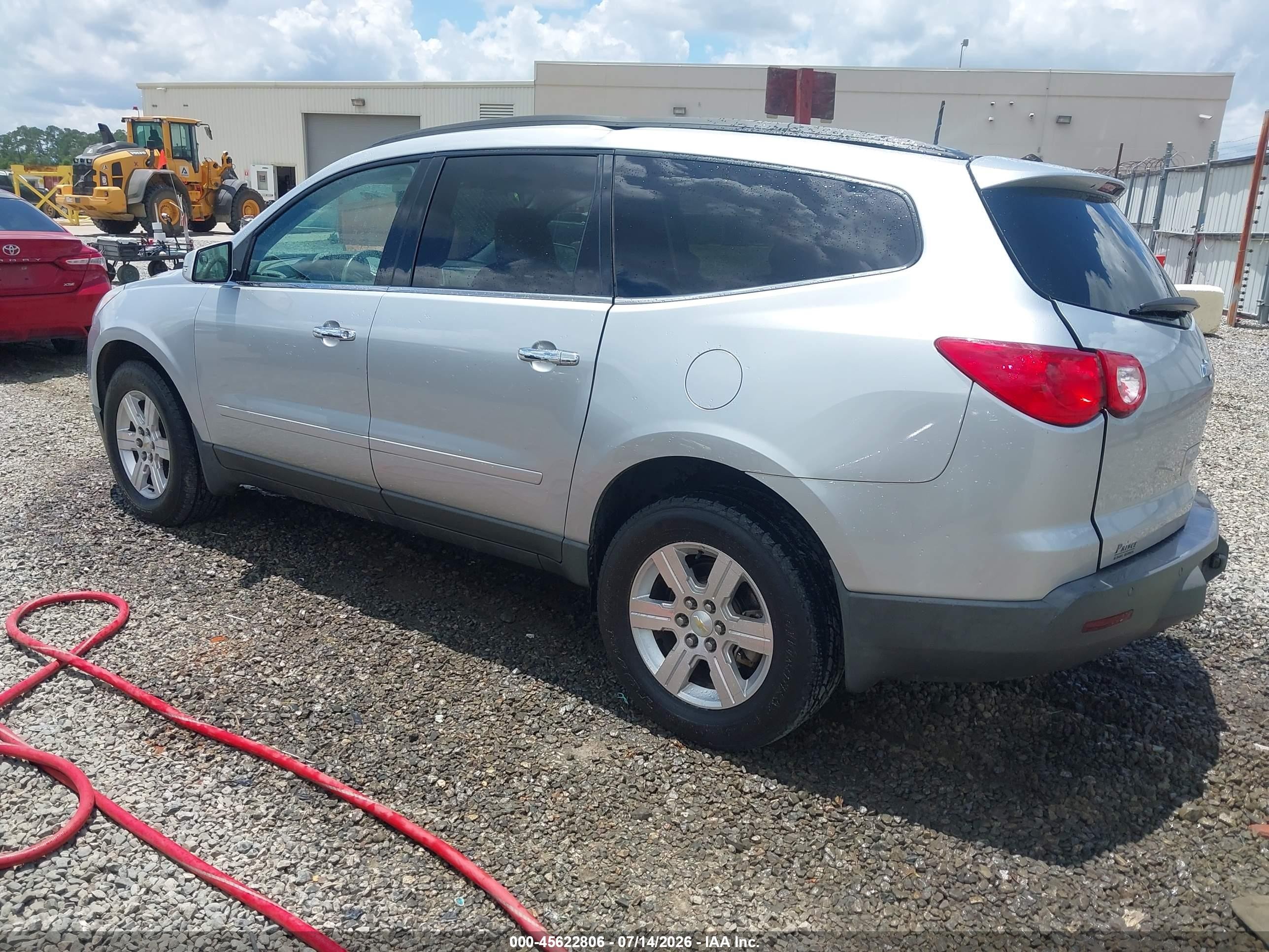 2012 Chevrolet Traverse Lt W/2lt Silver vin: 1GNKRJED8CJ235641